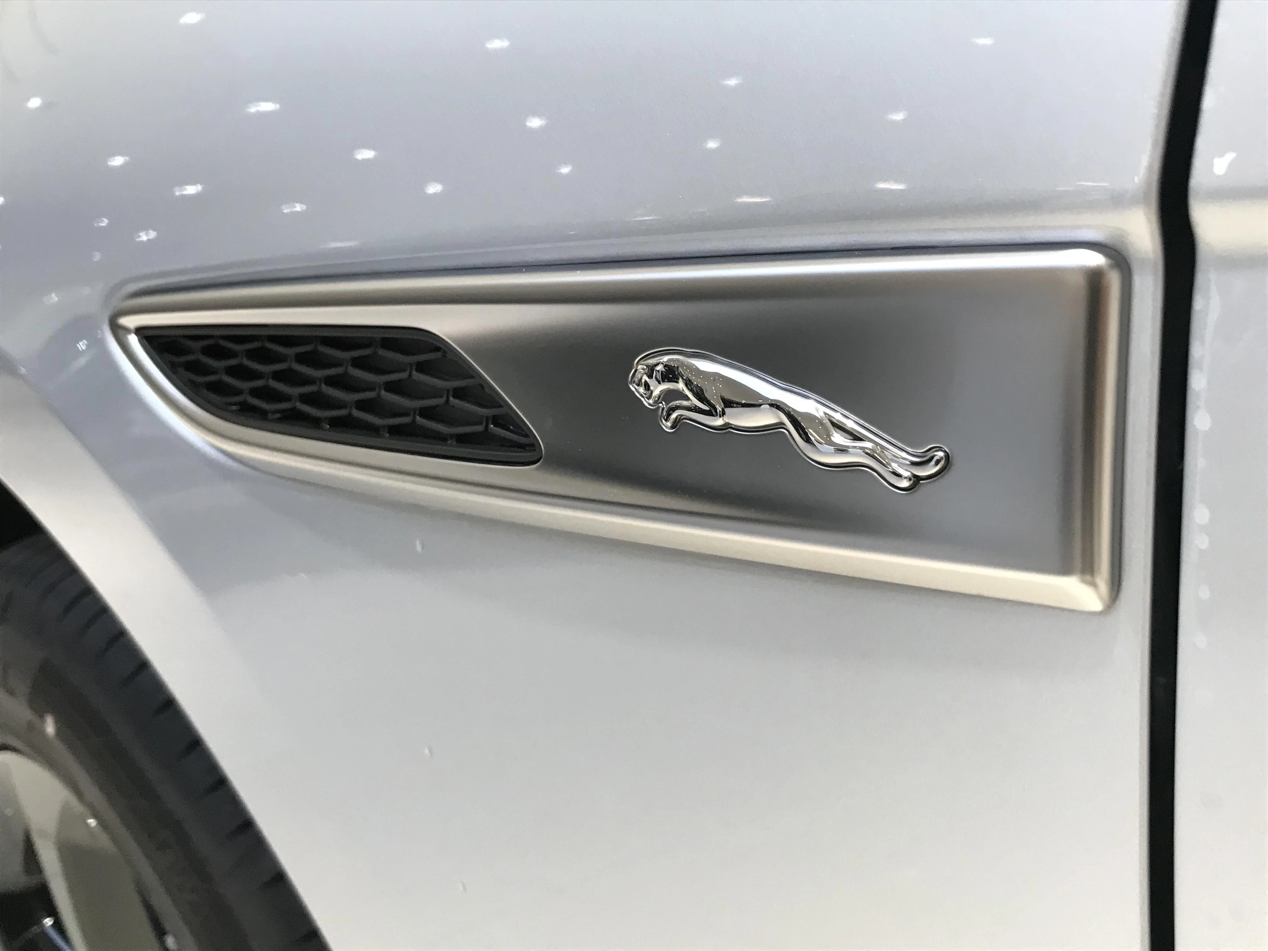 Jaguar-F-PACE-image-10