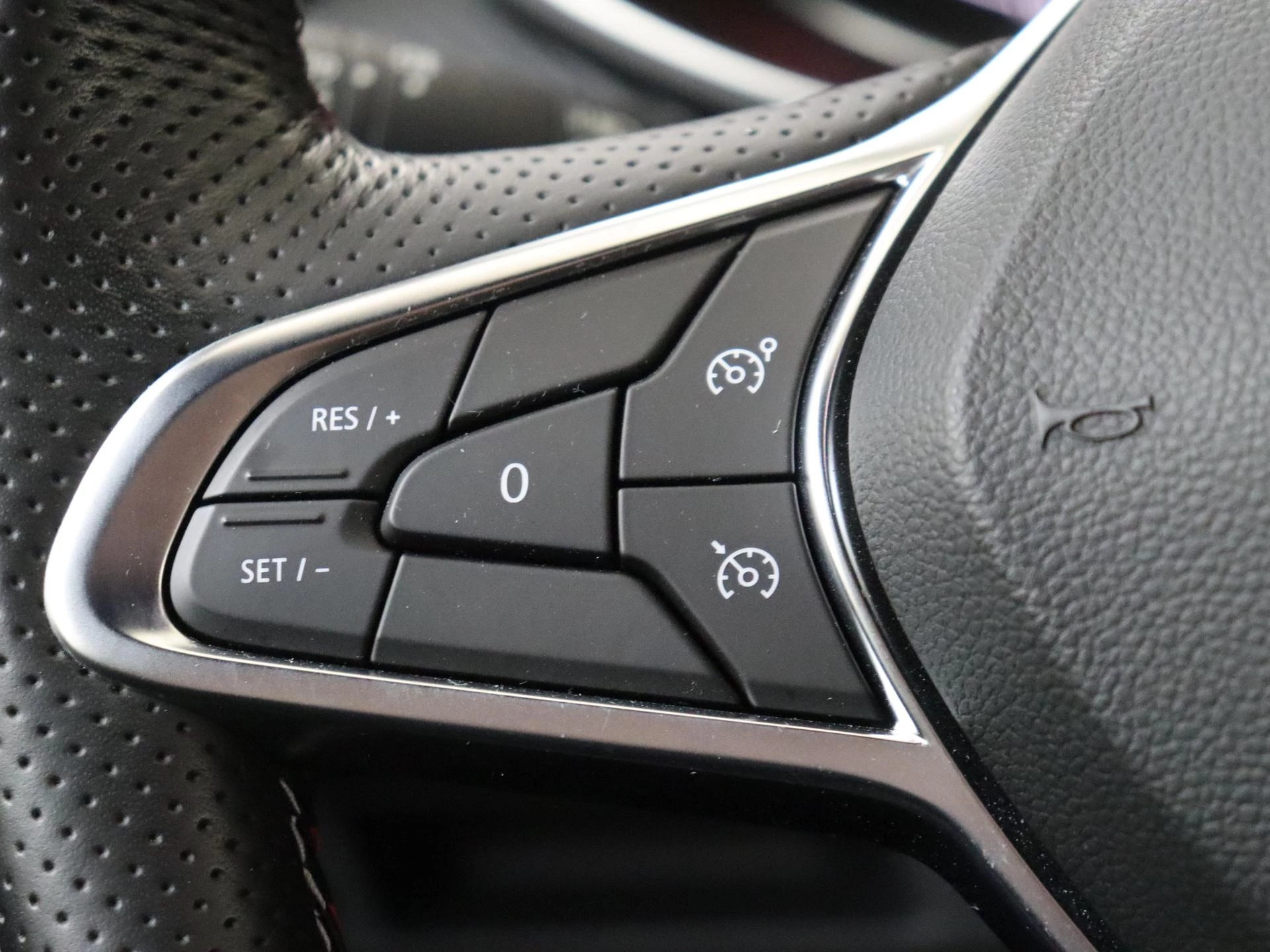 Renault-Clio-image-12