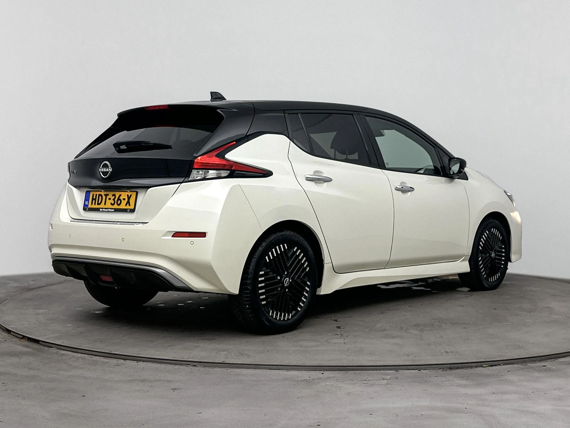 Nissan-Leaf-image-3
