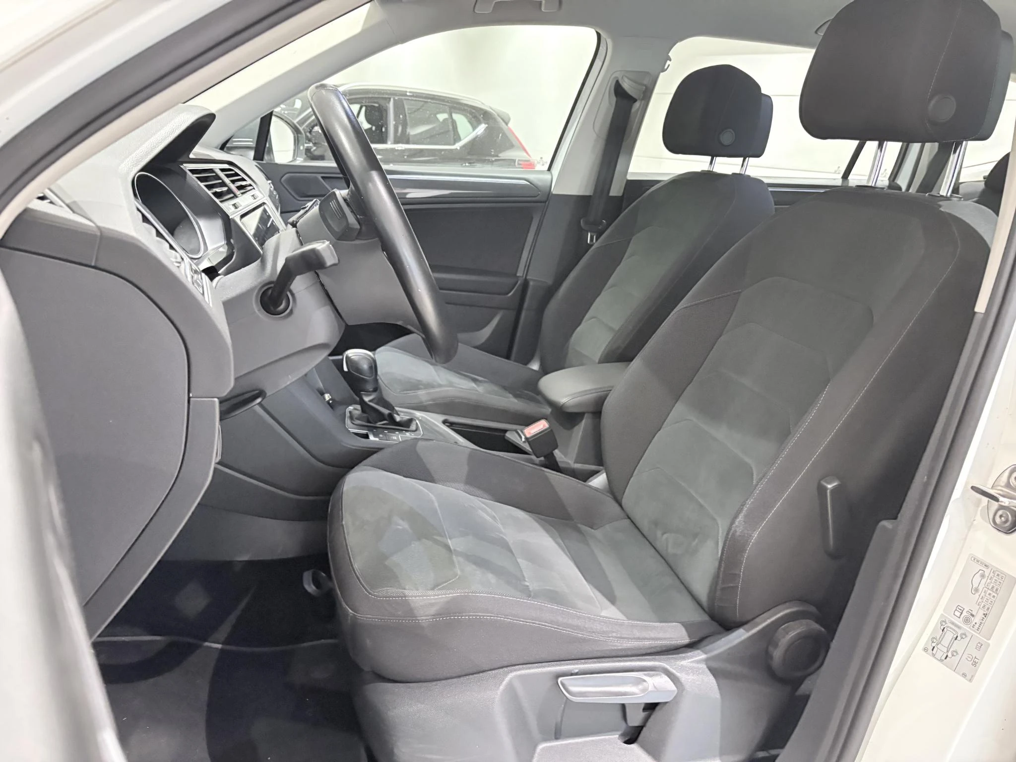 Volkswagen-Tiguan Allspace-image-11