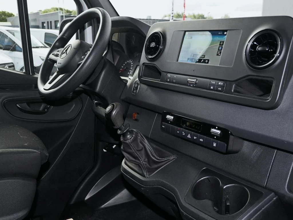 Mercedes-Benz-Sprinter 317-image-8