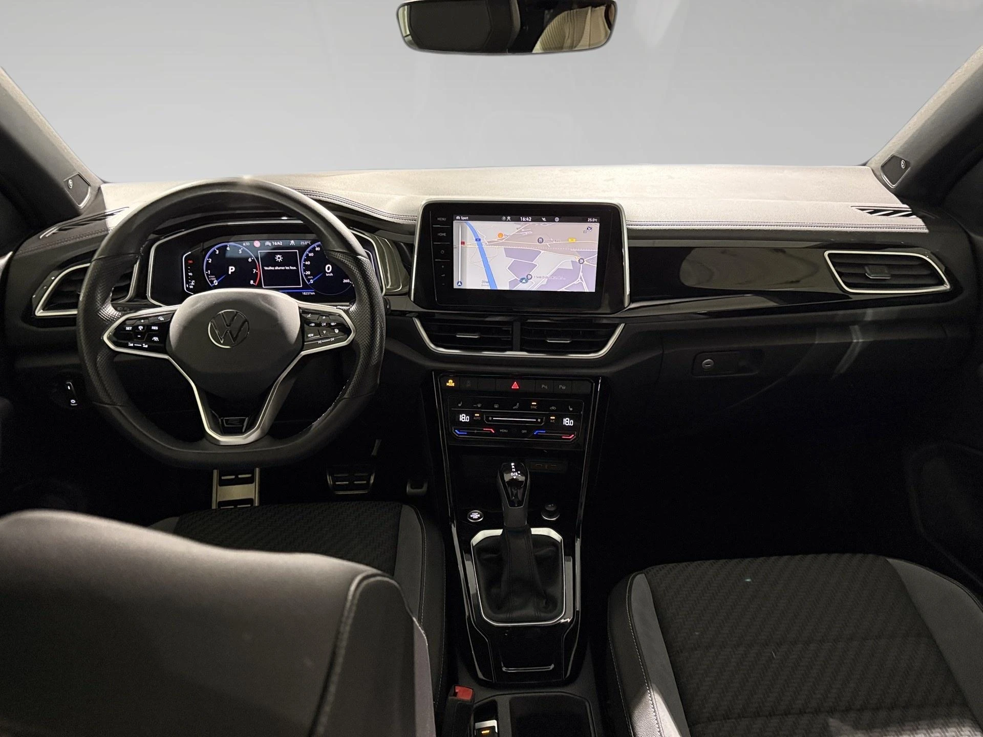 Volkswagen-T-Roc-image-4