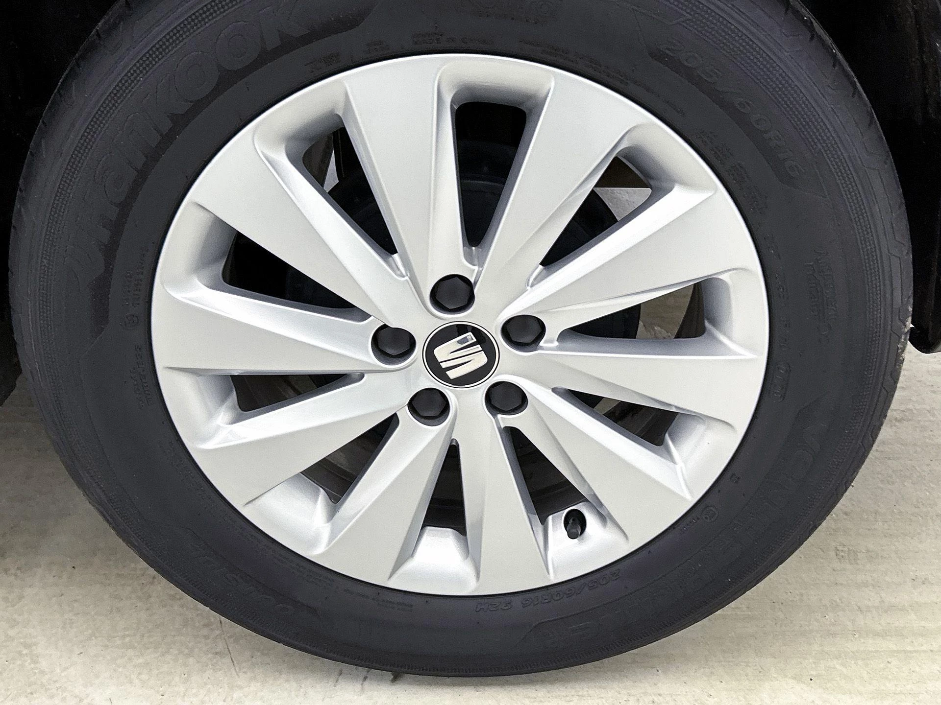 SEAT-Arona-image-21