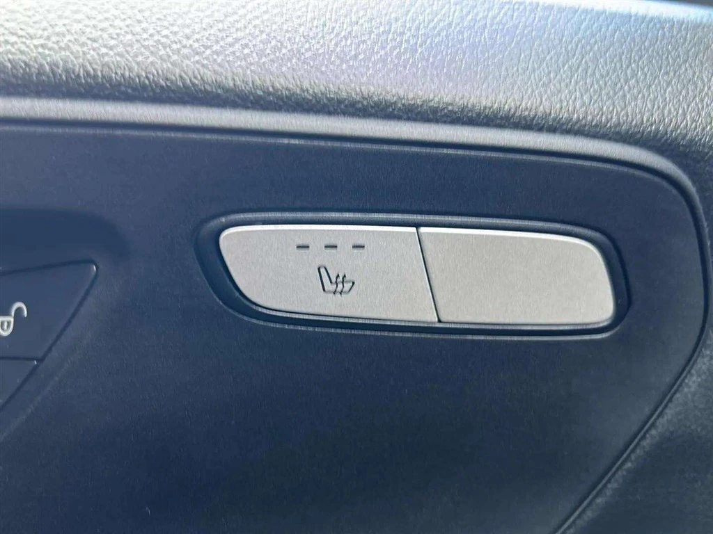Mercedes-Benz-Vito-image-19