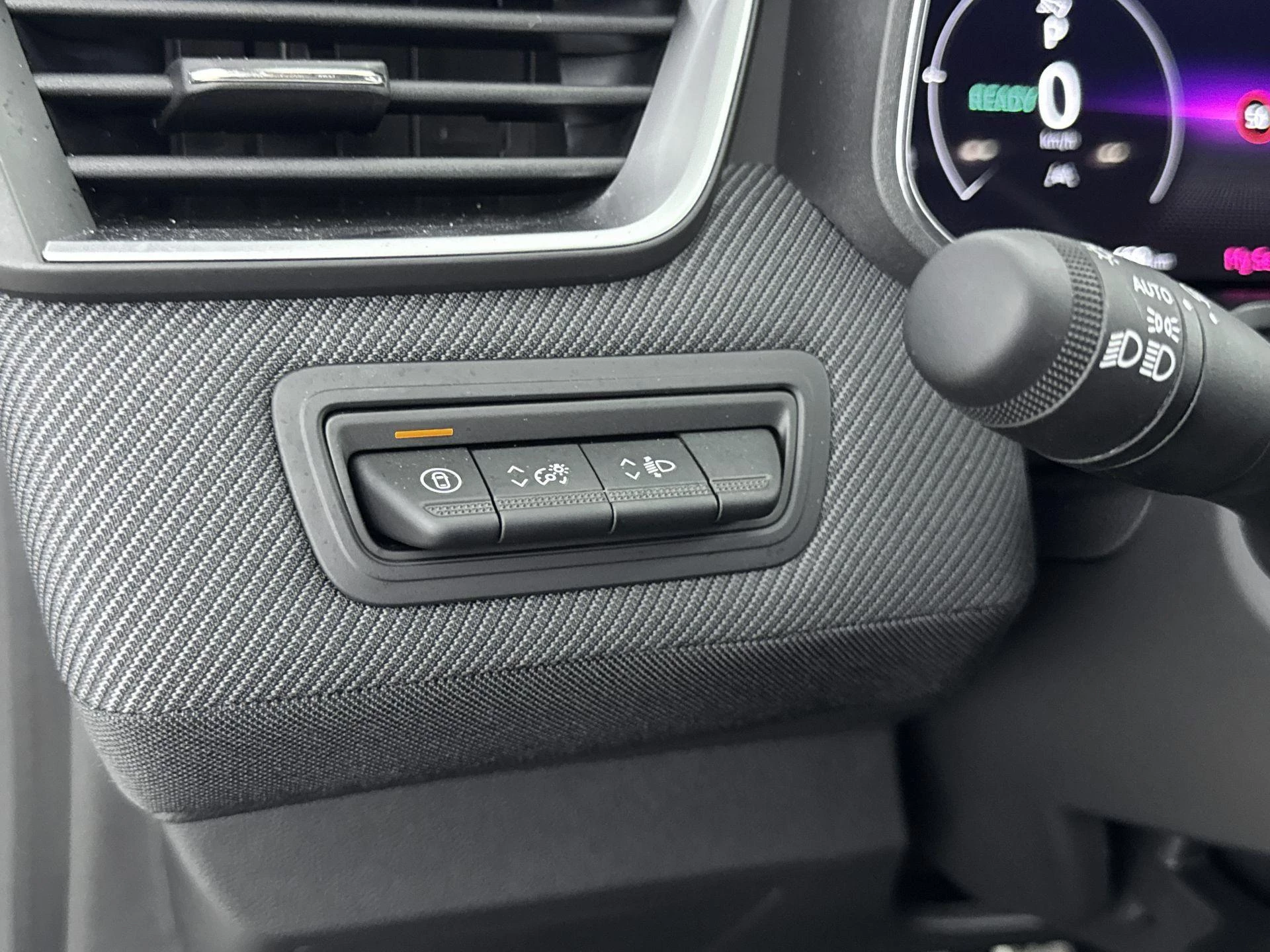 Renault-Clio-image-23