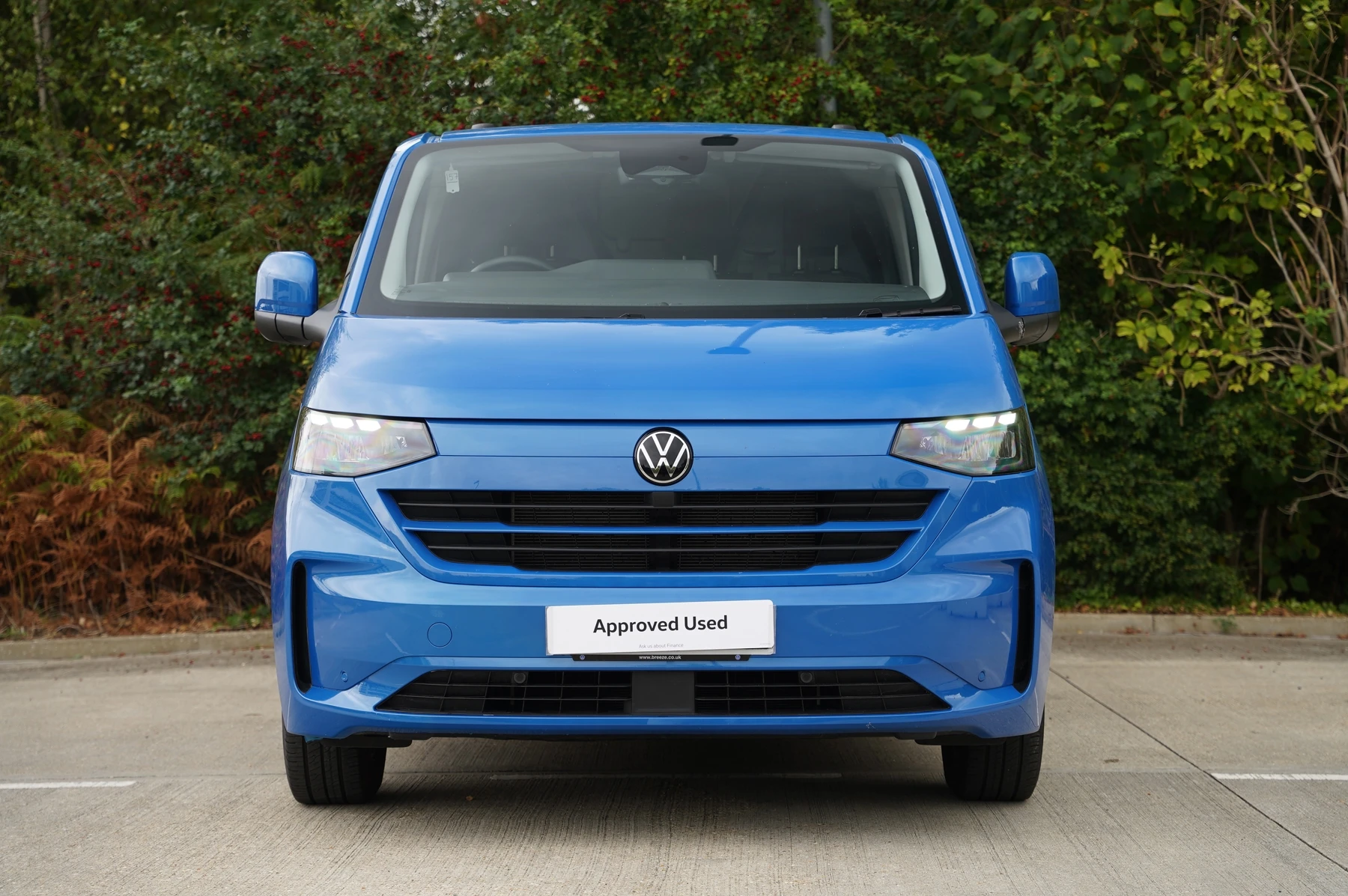 Volkswagen-Transporter-image-6
