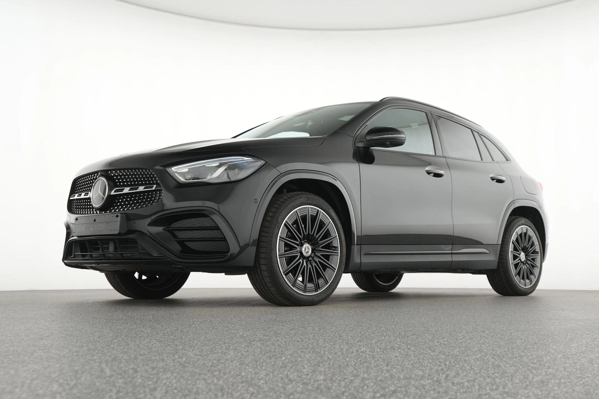 Mercedes-Benz-GLA-image-9