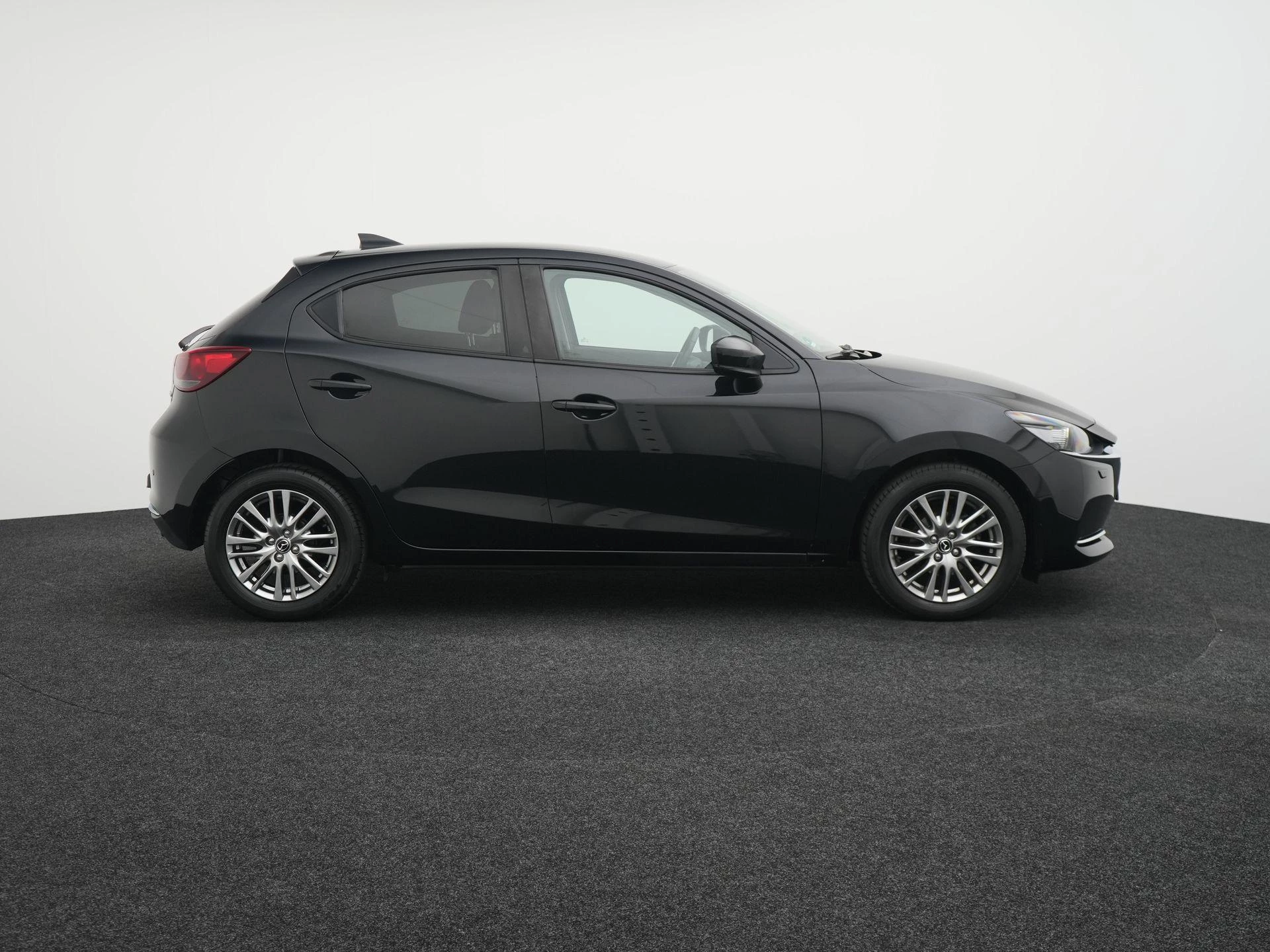 Mazda-2-image-5