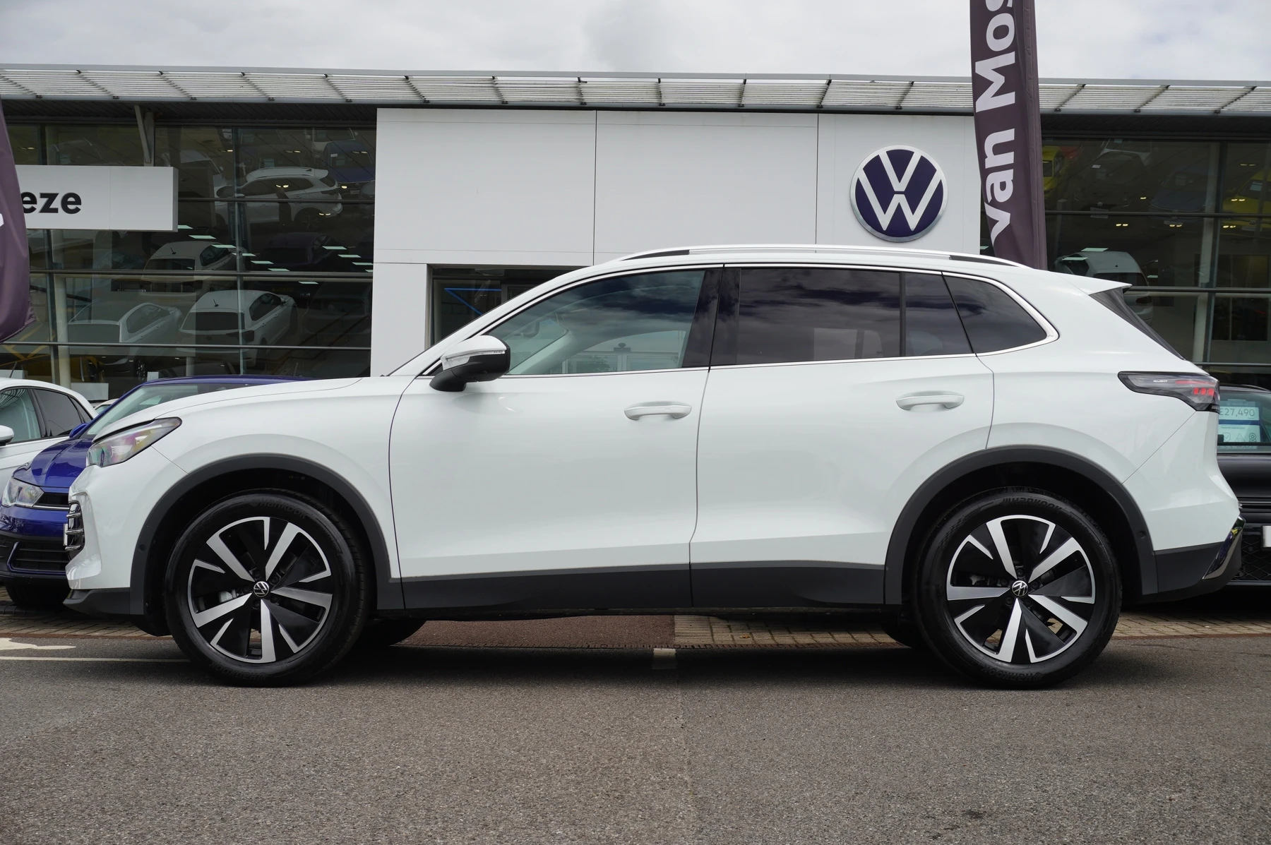 Volkswagen-Tiguan-image-17