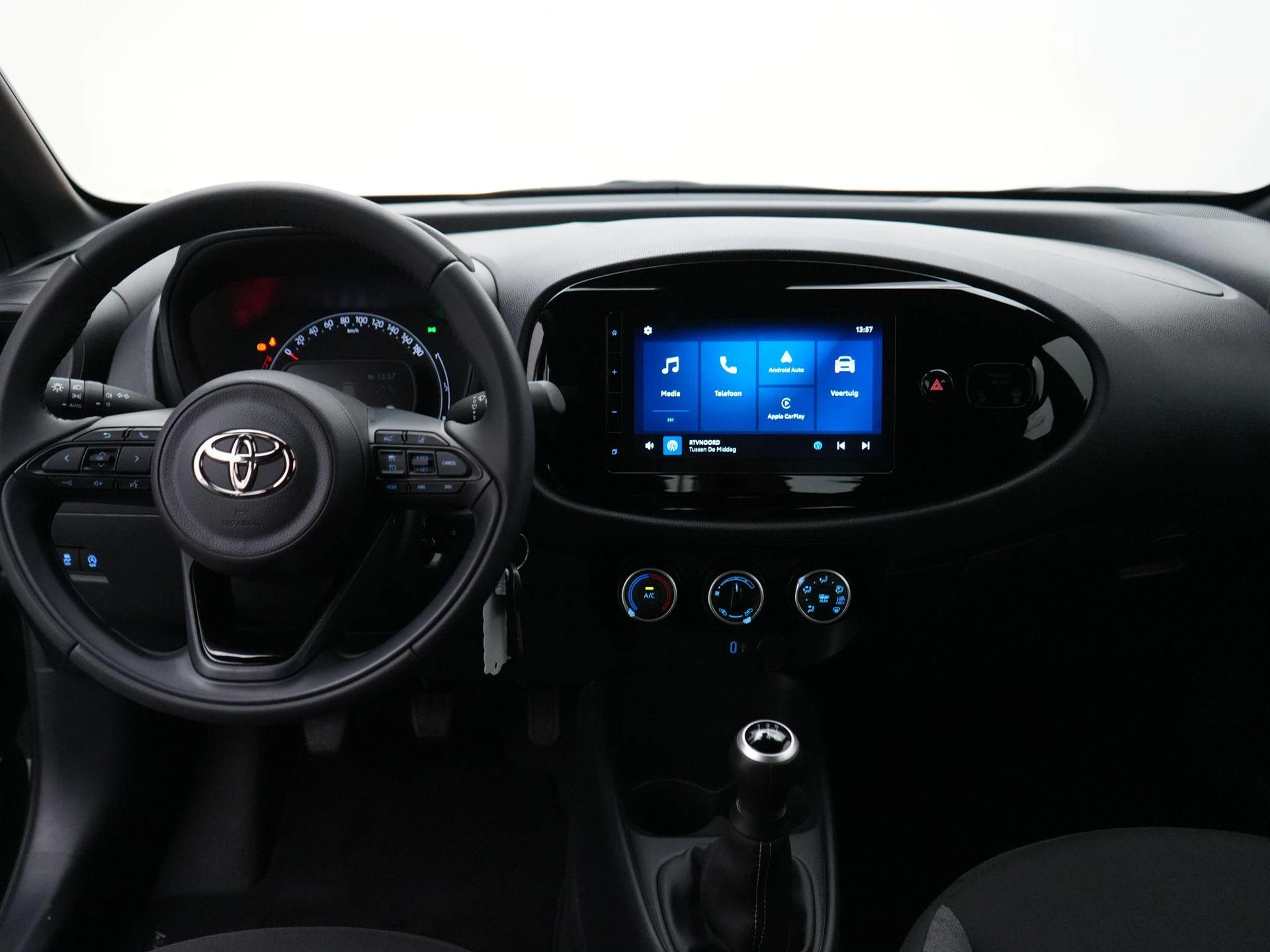 Toyota Aygo X 1.0 VVT-i MT Play