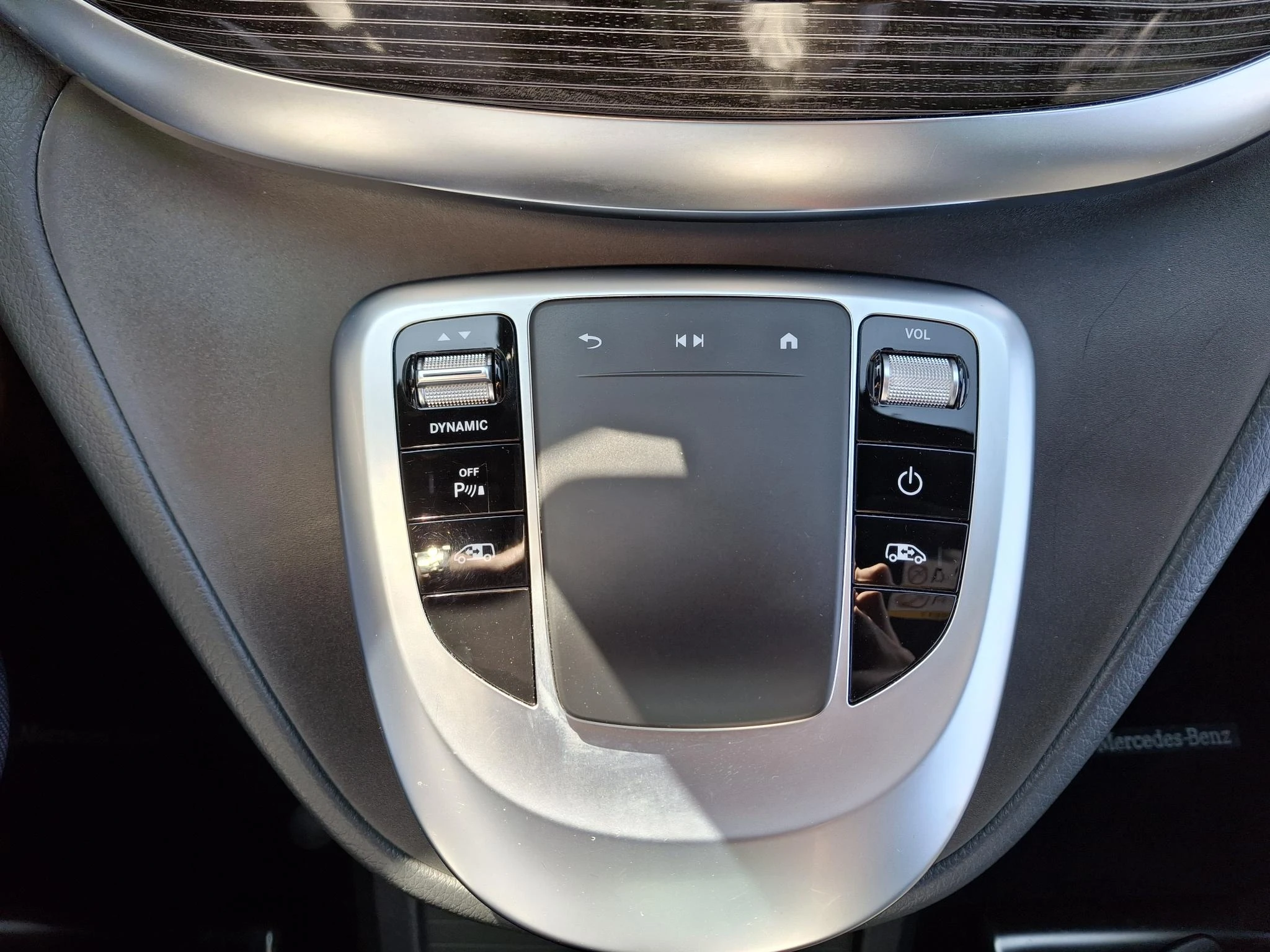 Mercedes-Benz-EQV-image-21