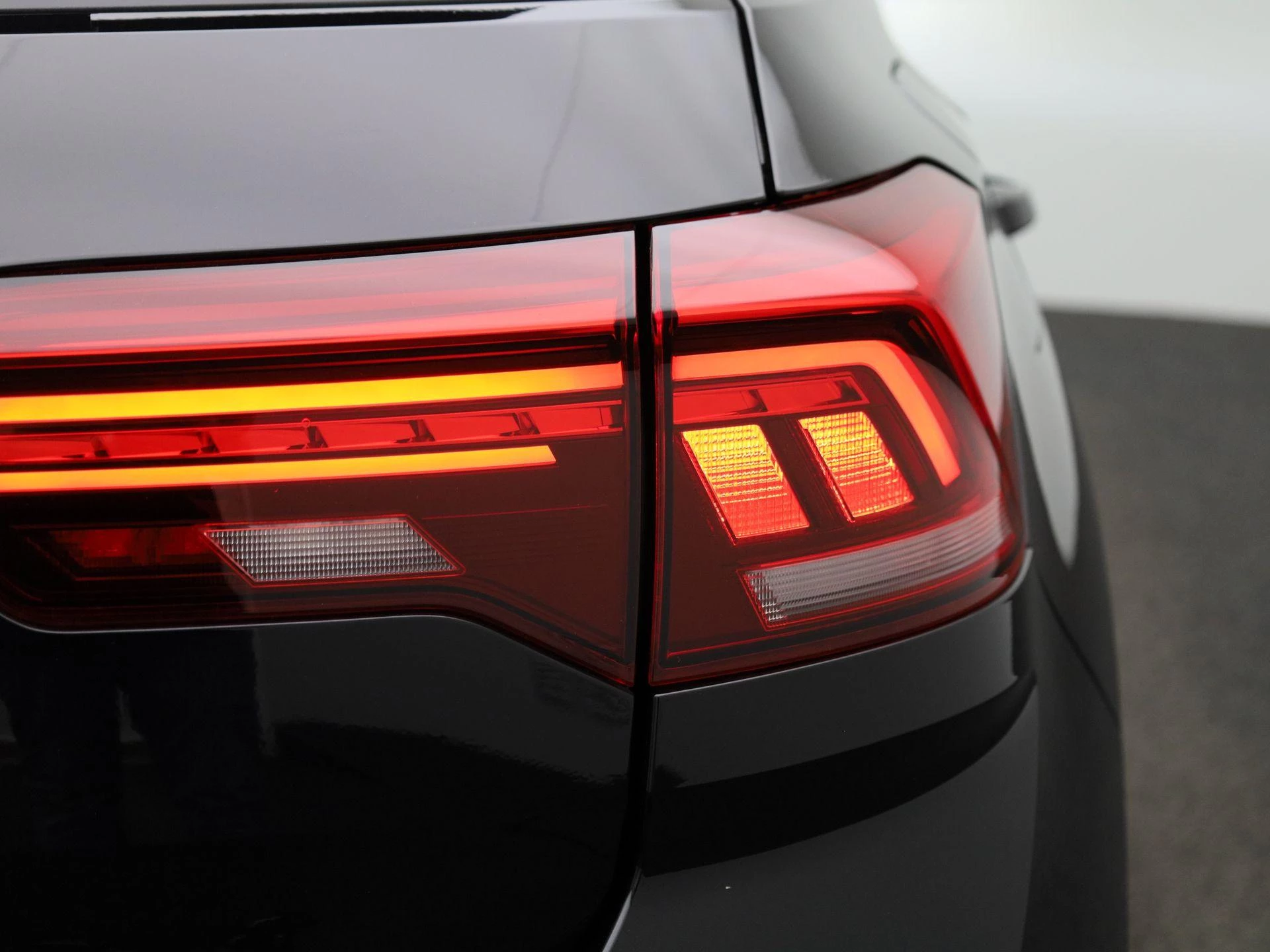 Volkswagen-T-Roc-image-43