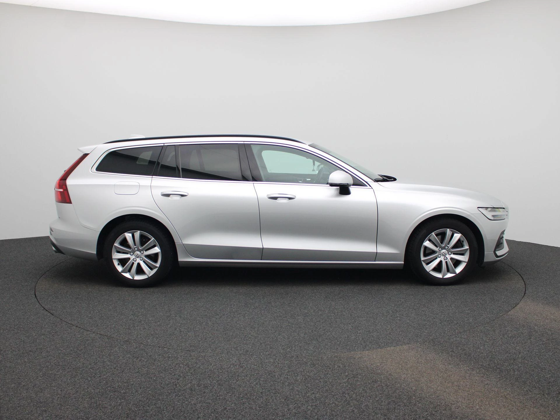 Volvo V60 B3 Geartronic Momentum Pro Camera | Cruise | PDC