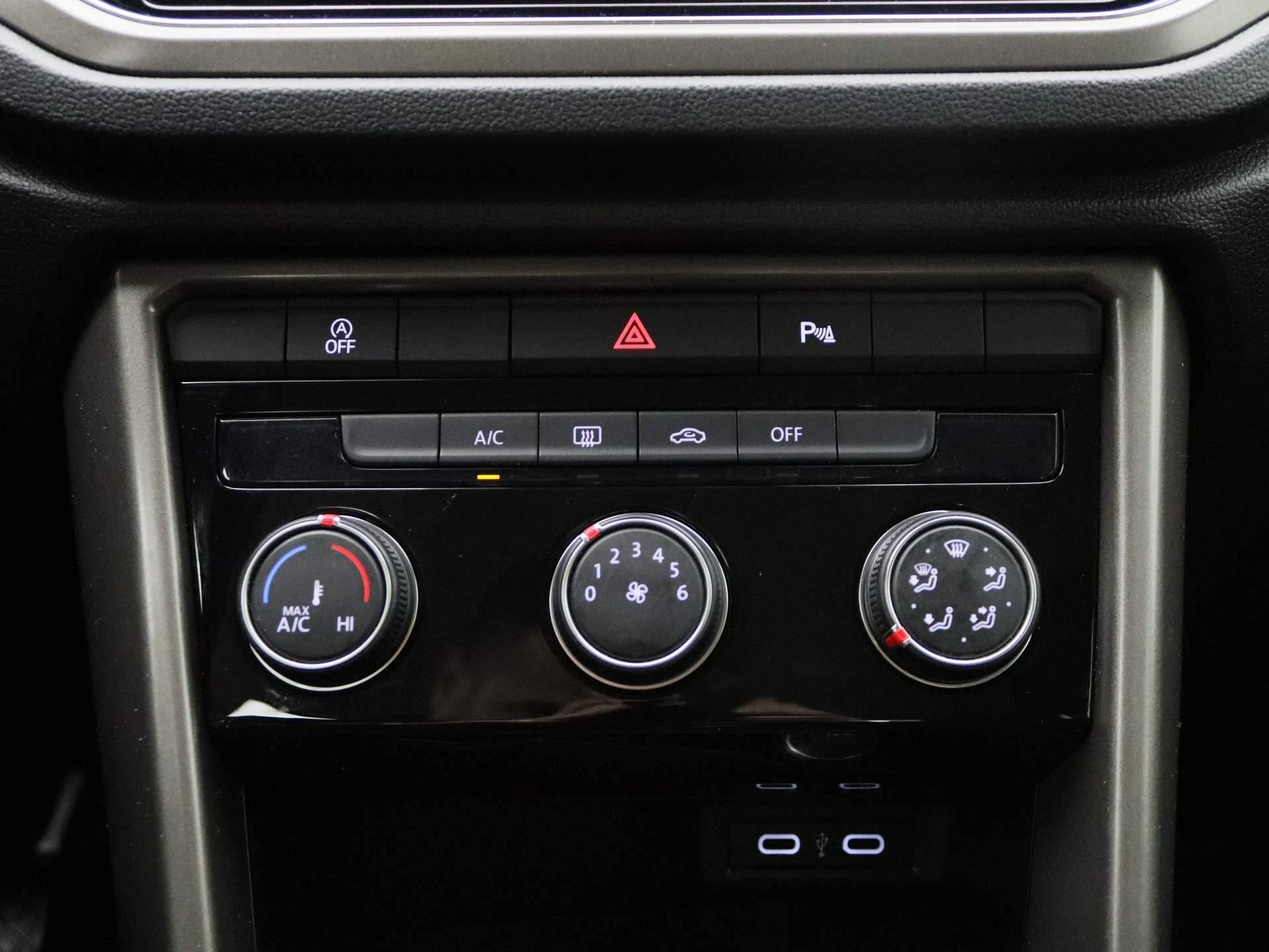 Volkswagen-T-Roc-image-15