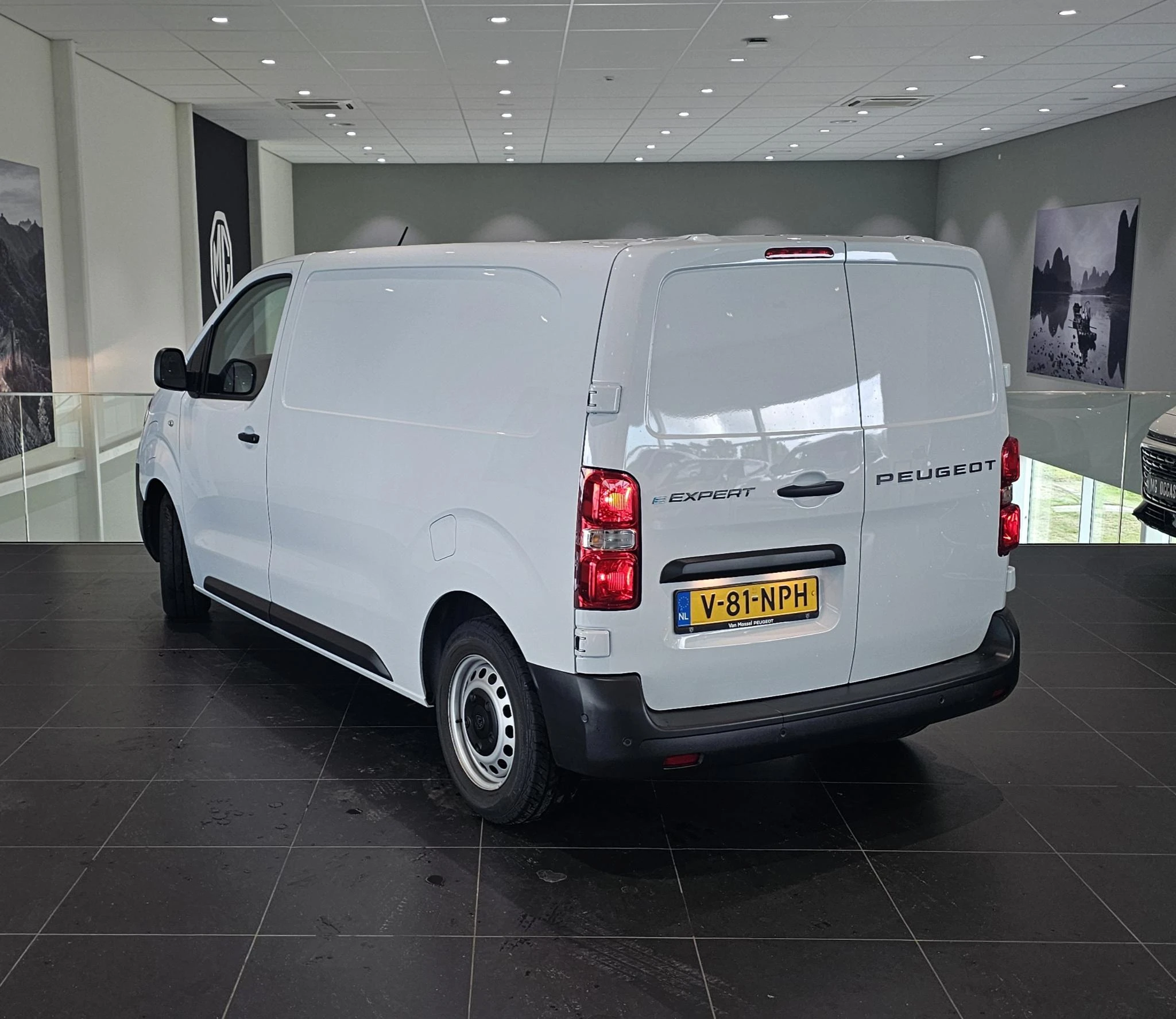 Peugeot-e-Expert-image-6