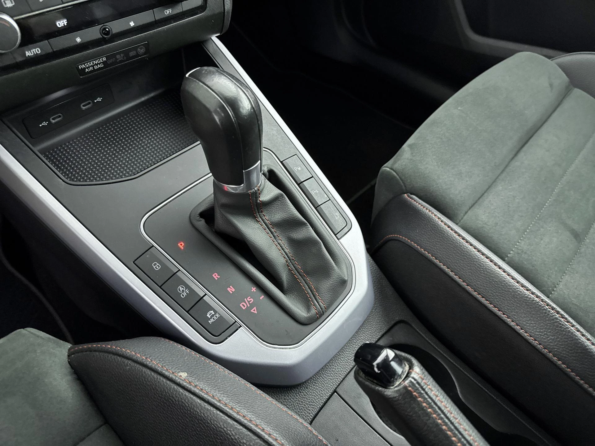 SEAT-Arona-image-12