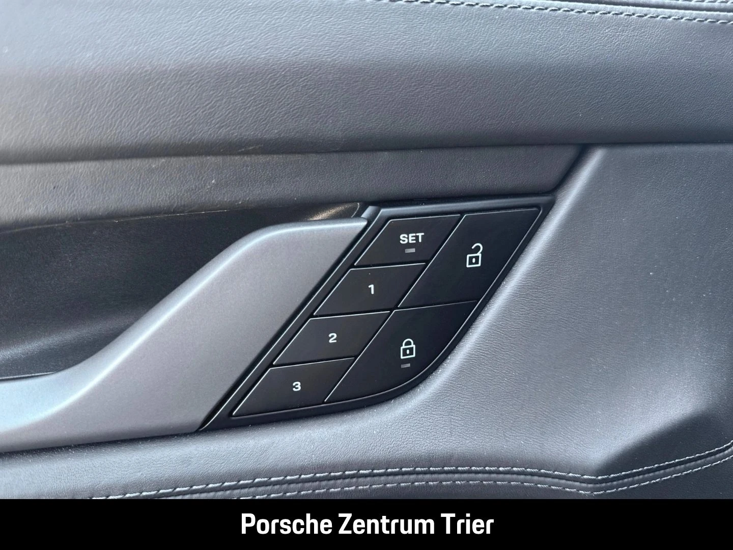 Porsche Taycan Turbo Sport Turismo Burmester HA-Lenkung turbo s