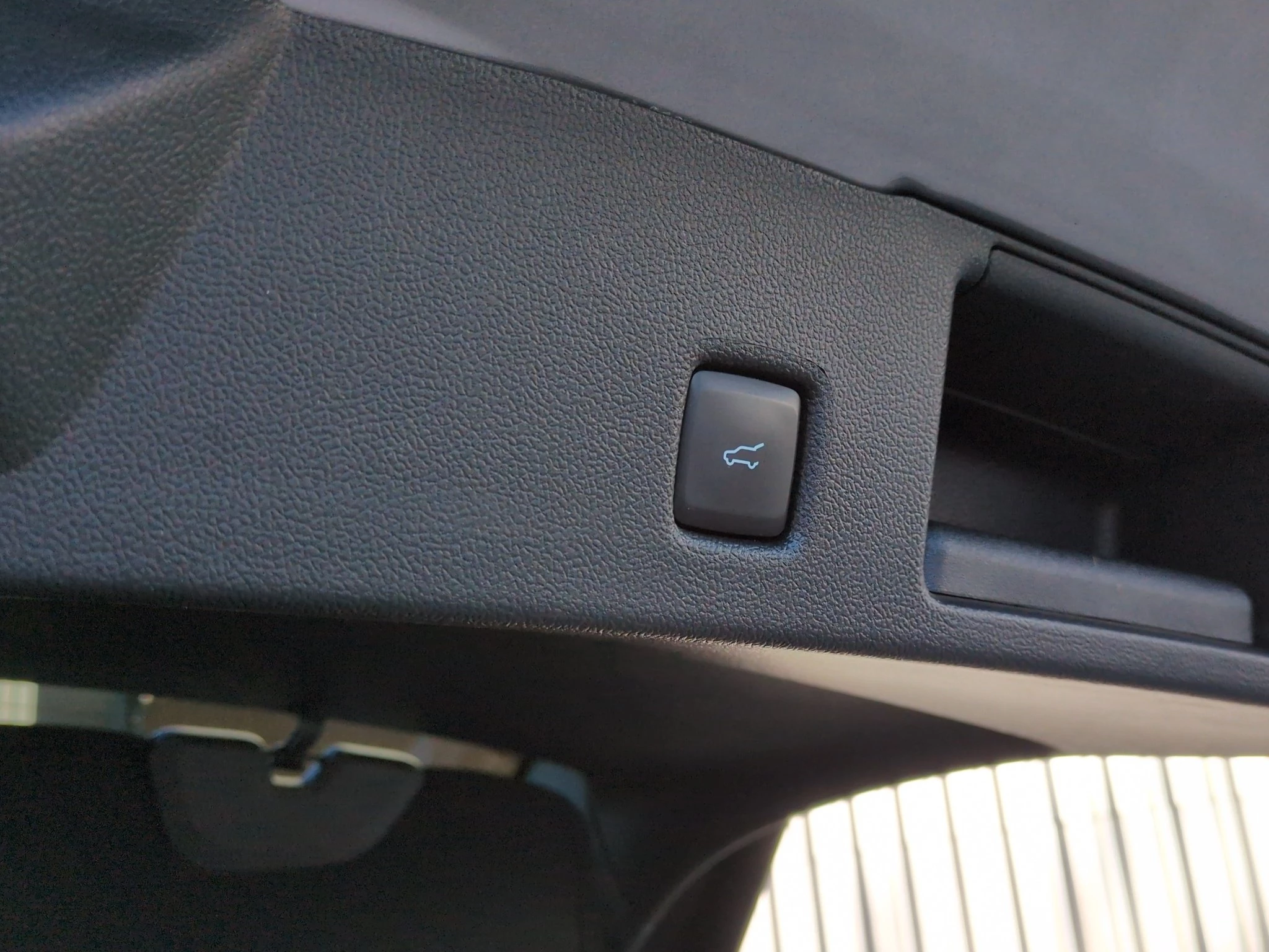 Ford Kuga ST-Line X Aut.*PANO*AHK*360GRAD*LED-MATRIX*NAVI*GRA*WINTER-PKT.