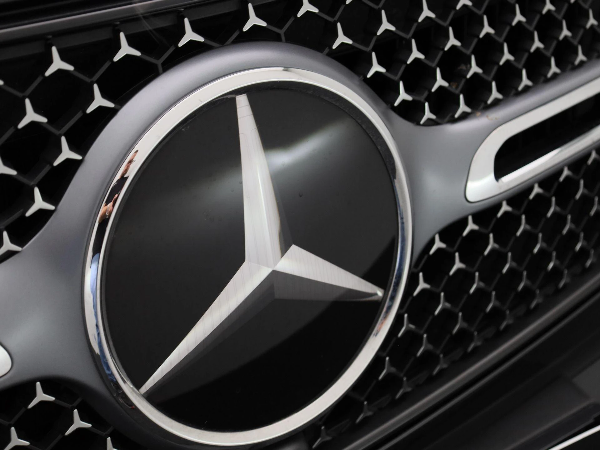 Mercedes-Benz-GLC-image-42
