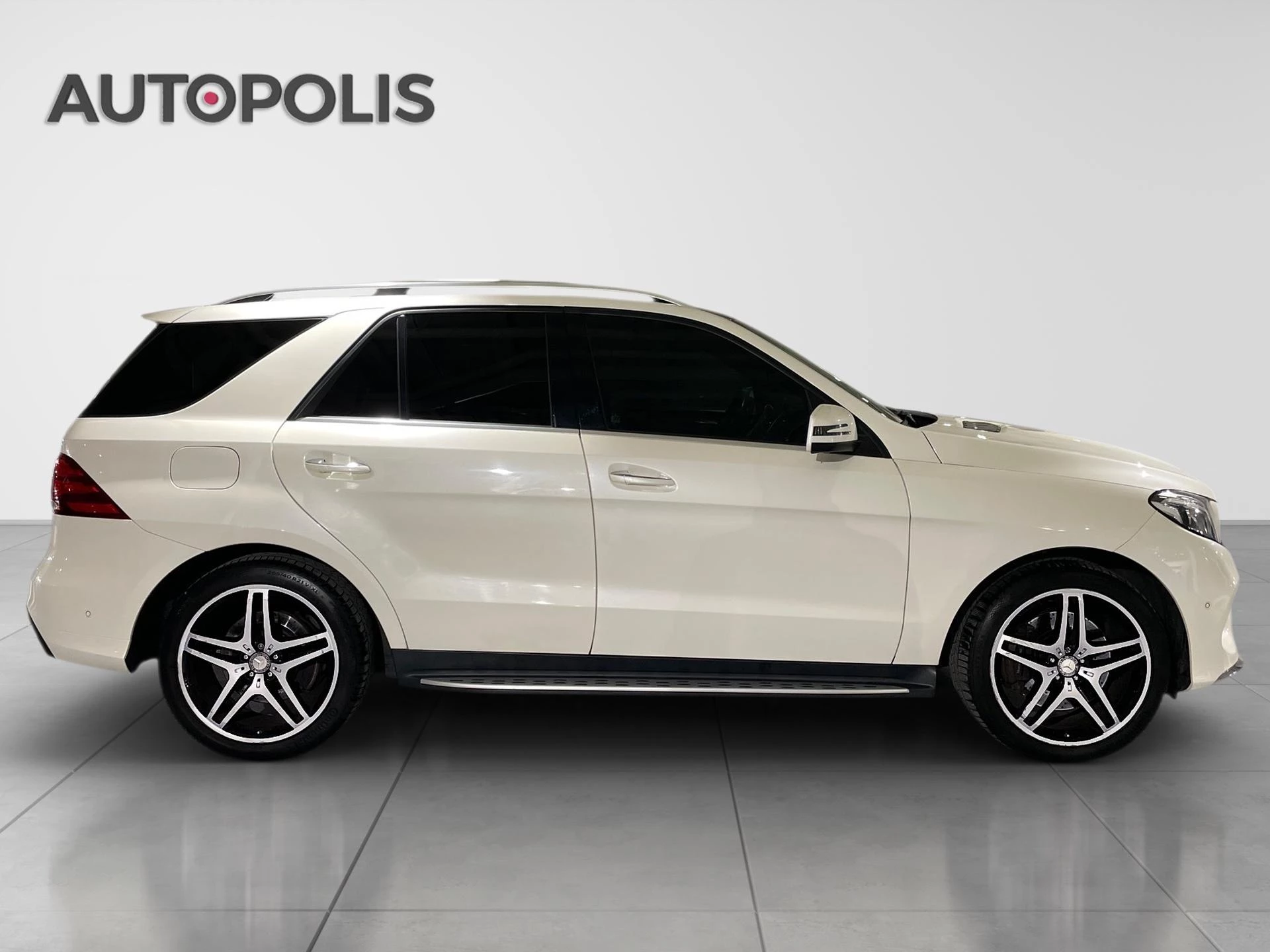 Mercedes-Benz-GLE-image-16