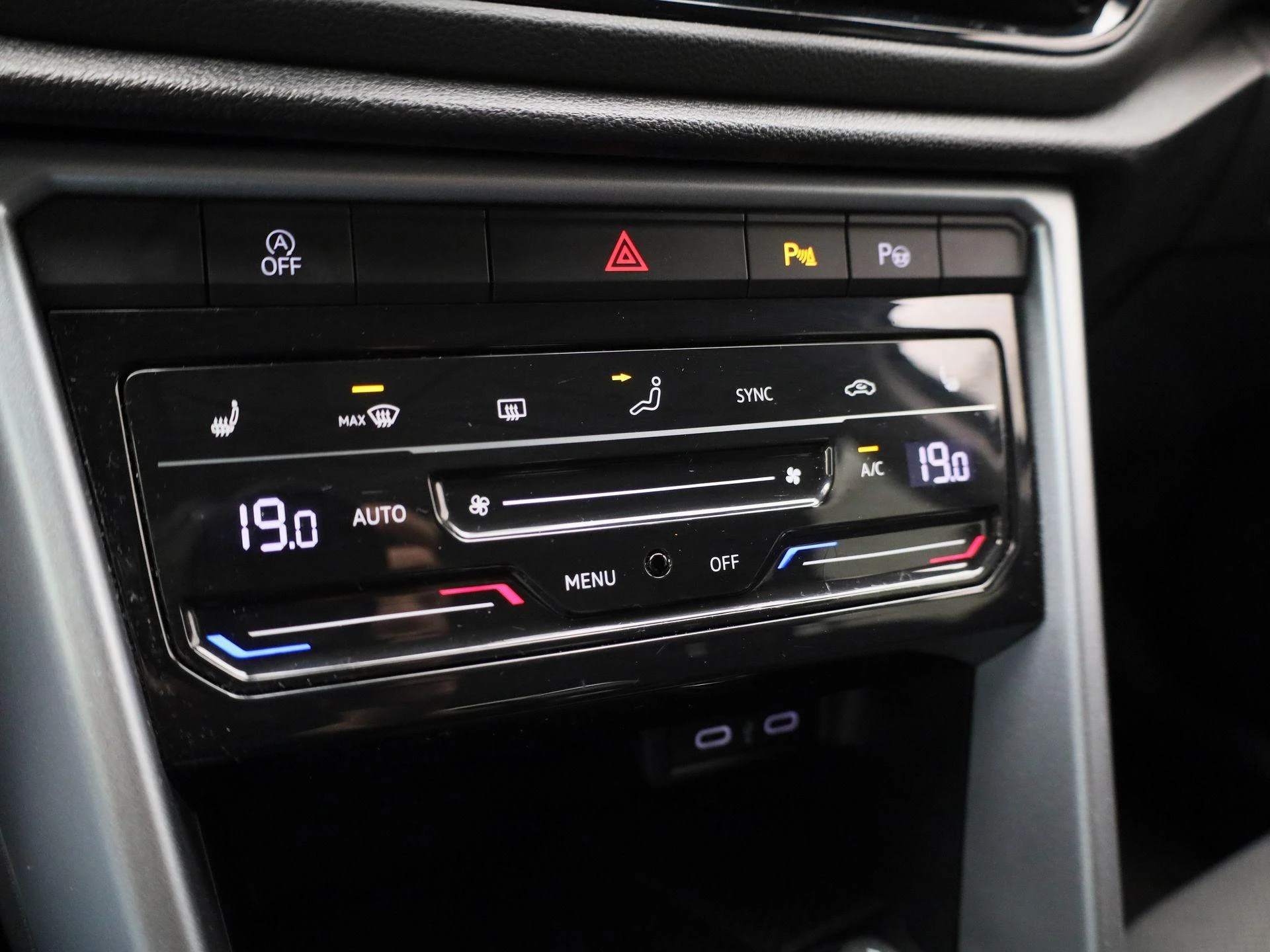 Volkswagen-T-Roc-image-21