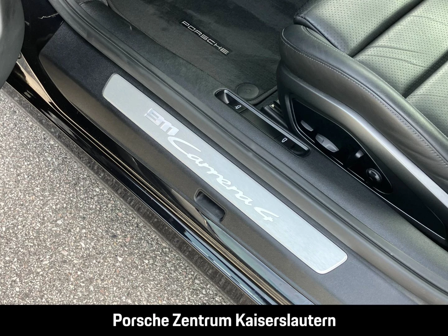 Porsche 911 992 Carrera 4 Cabrio Sportabgas BOSE 21-Zoll carrera