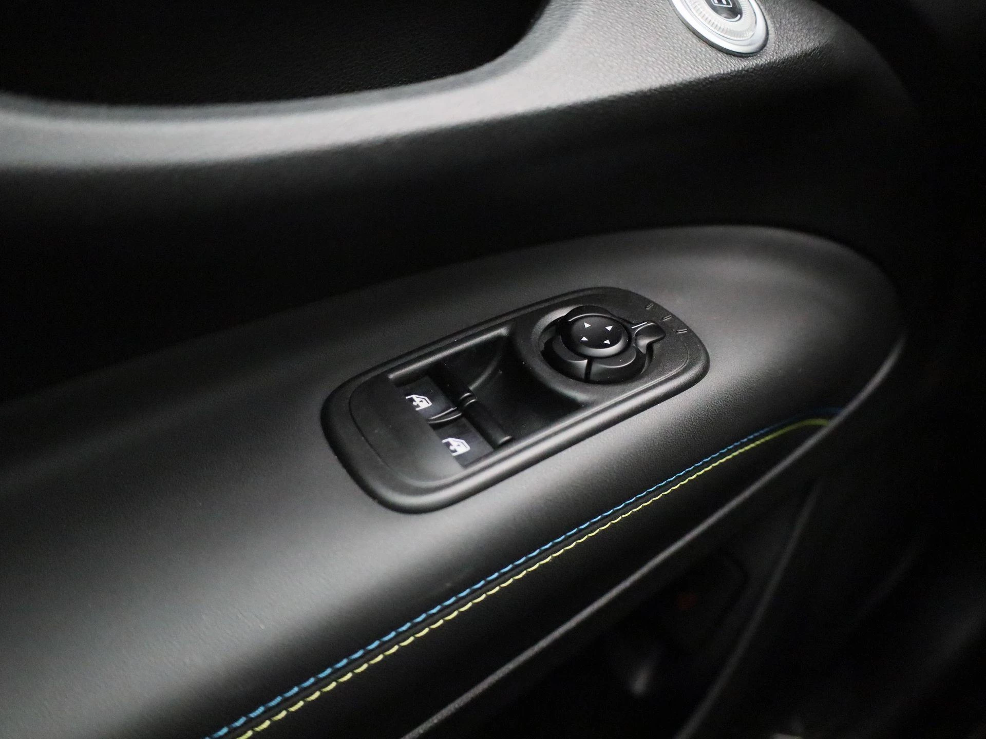 Abarth-500e-image-22