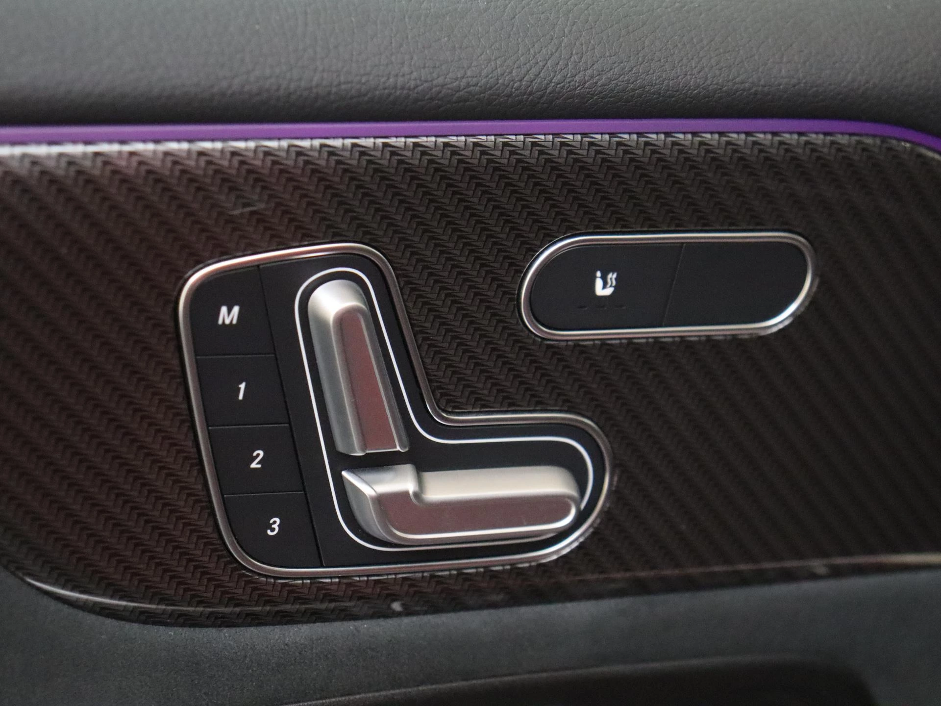 Mercedes-Benz-GLB-image-25