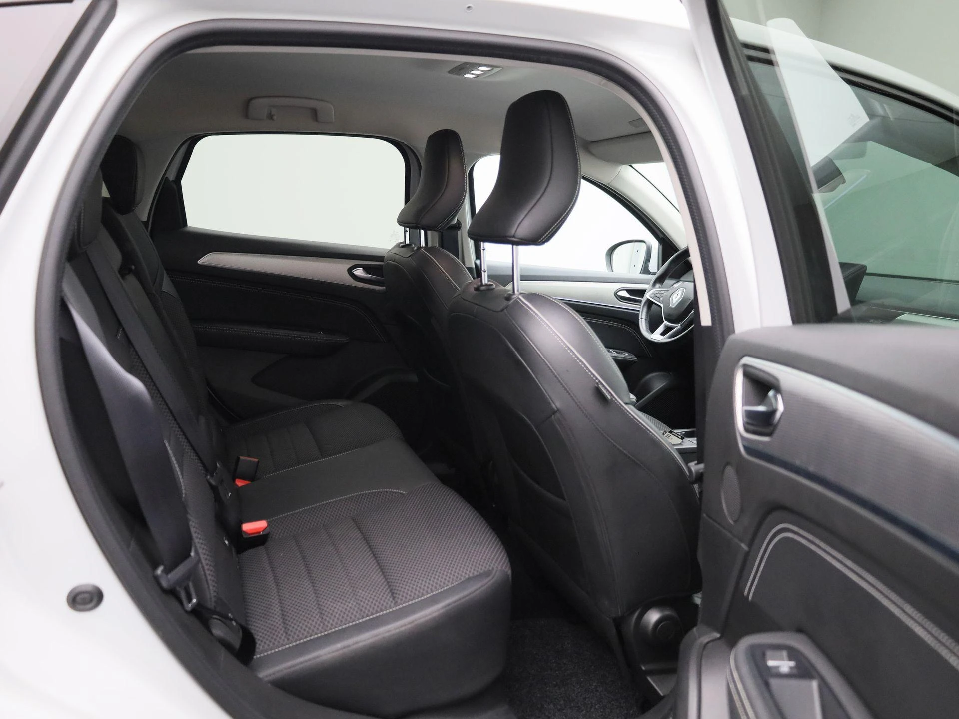 Renault-Arkana-image-35