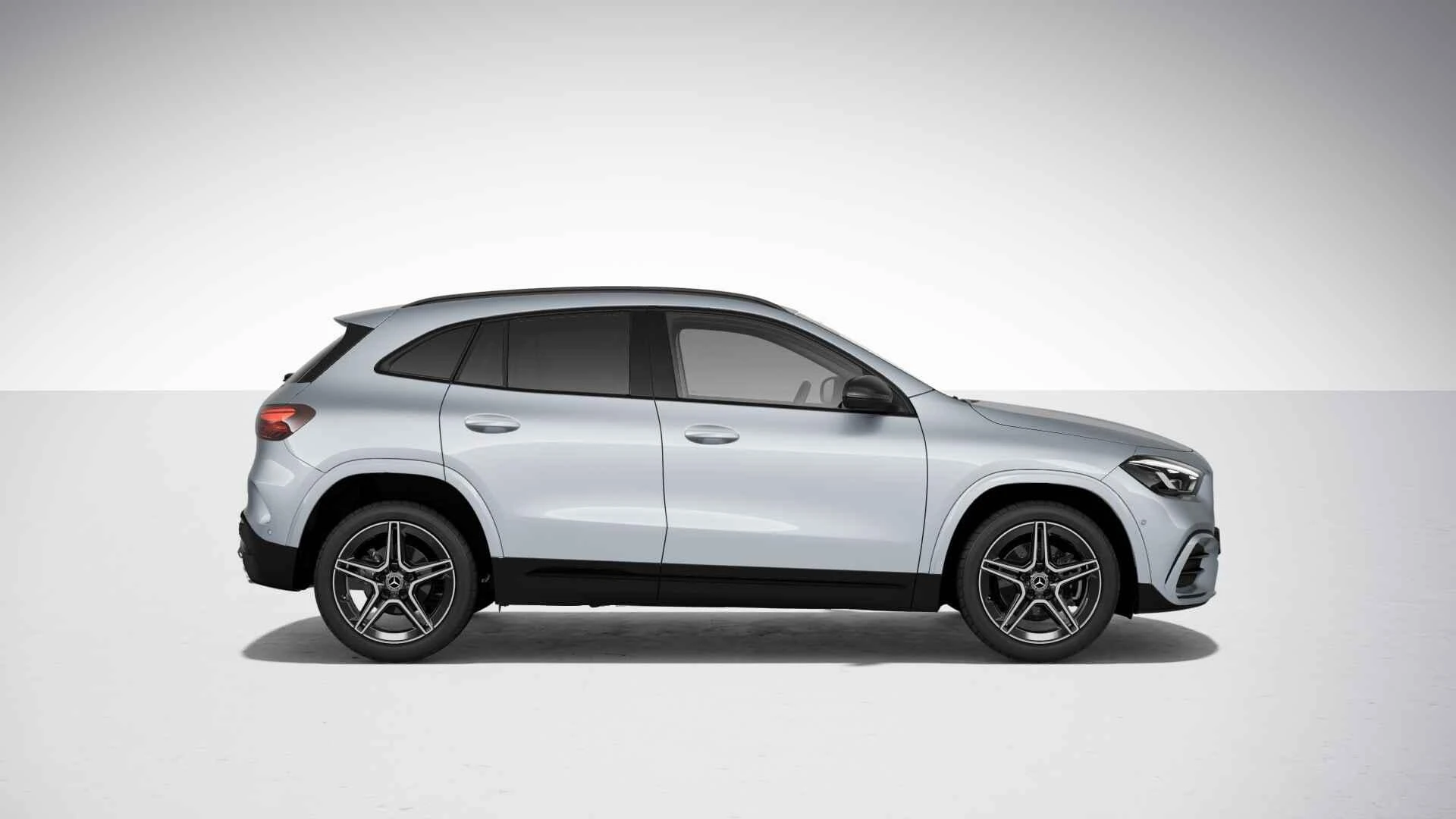Mercedes-Benz-GLA-image-7
