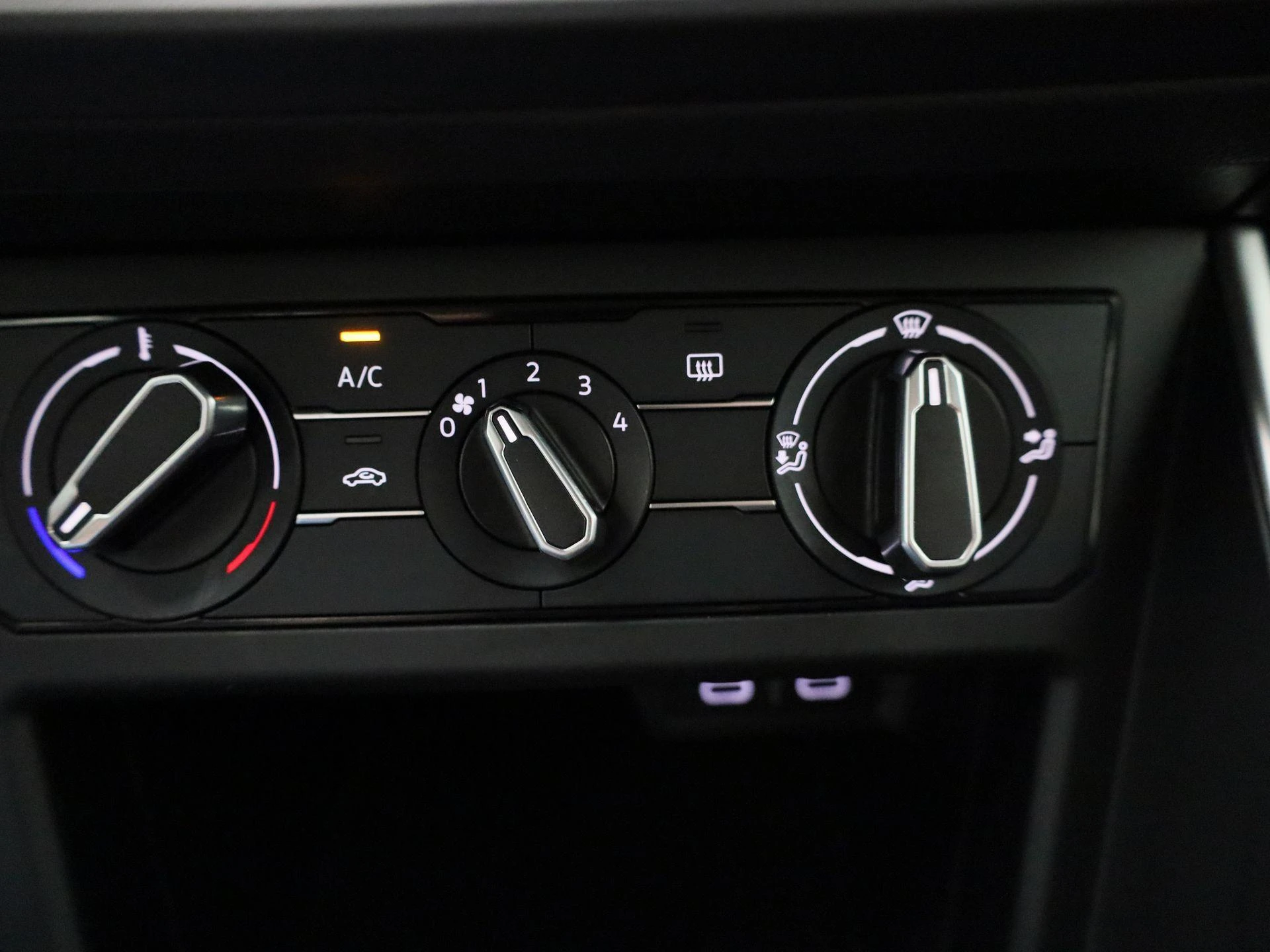 Volkswagen-Polo-image-22