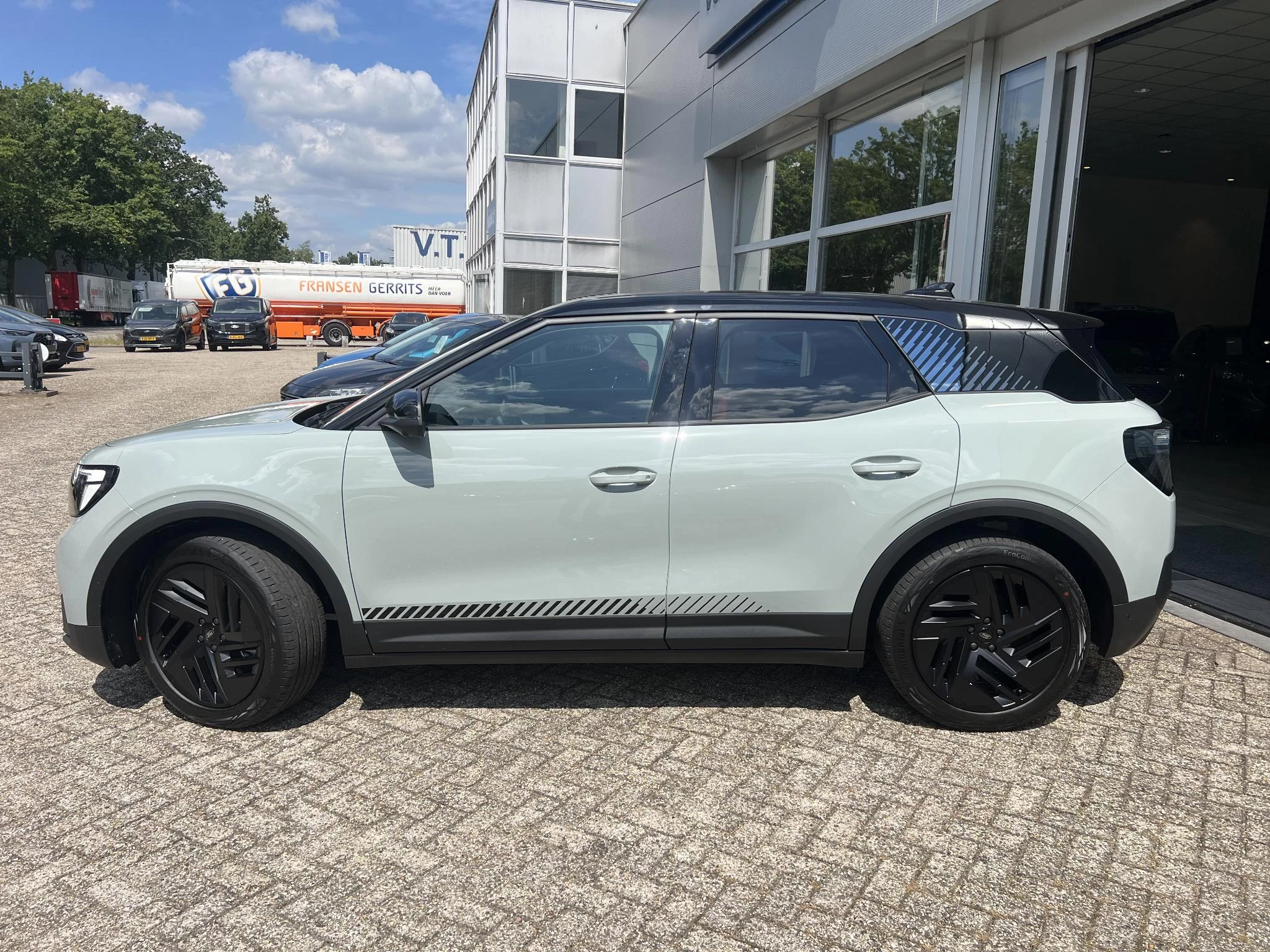 Ford Explorer Collection RWD
