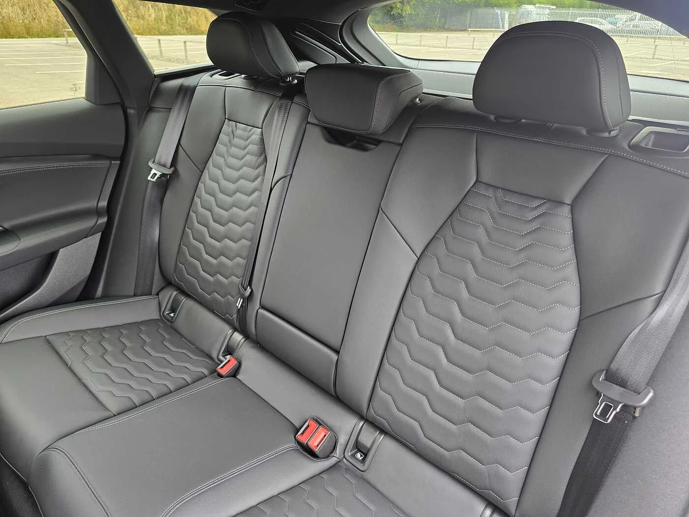 Audi-A6 Avant e-tron-image-42