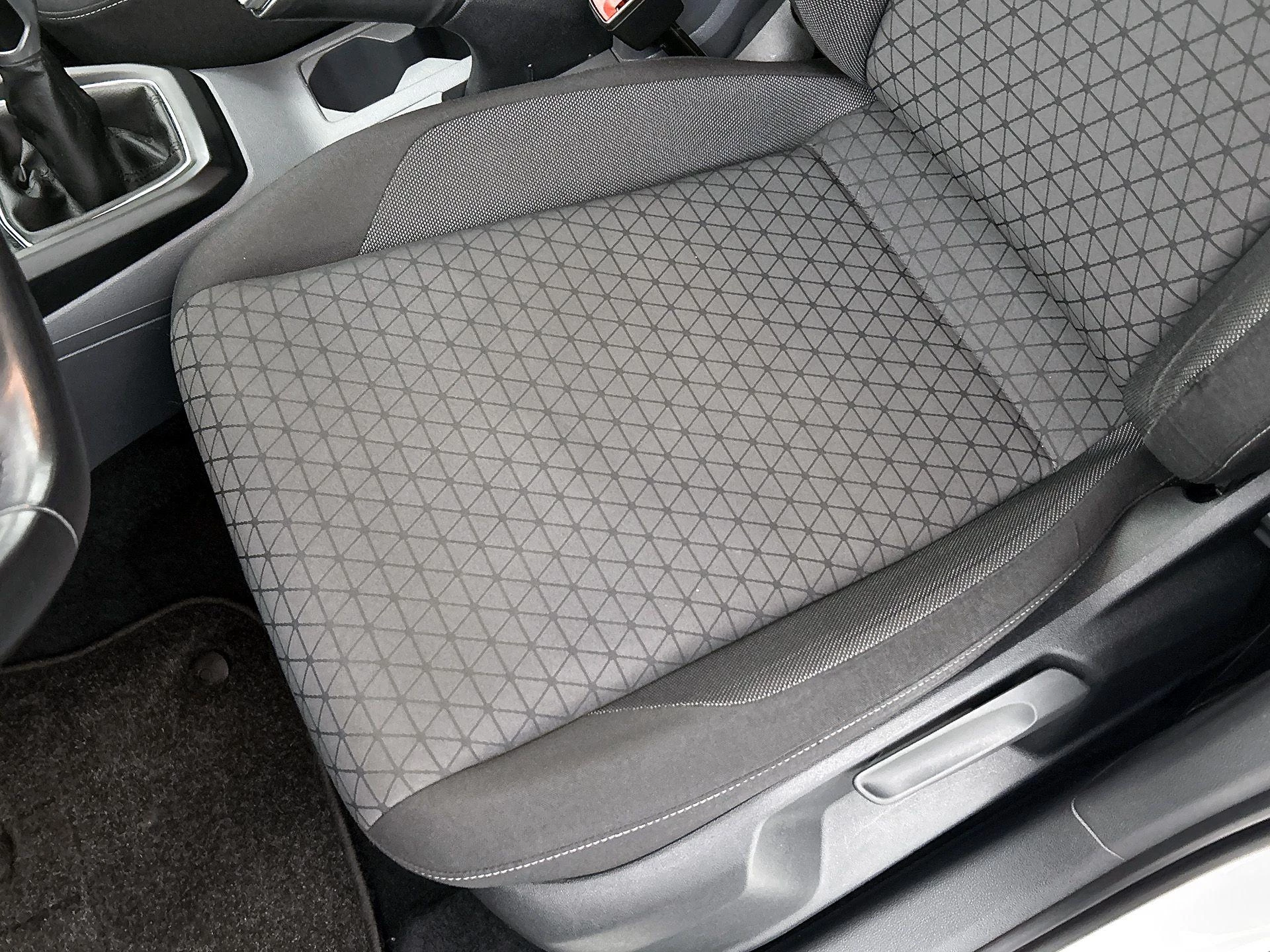 Volkswagen-T-Cross-image-12