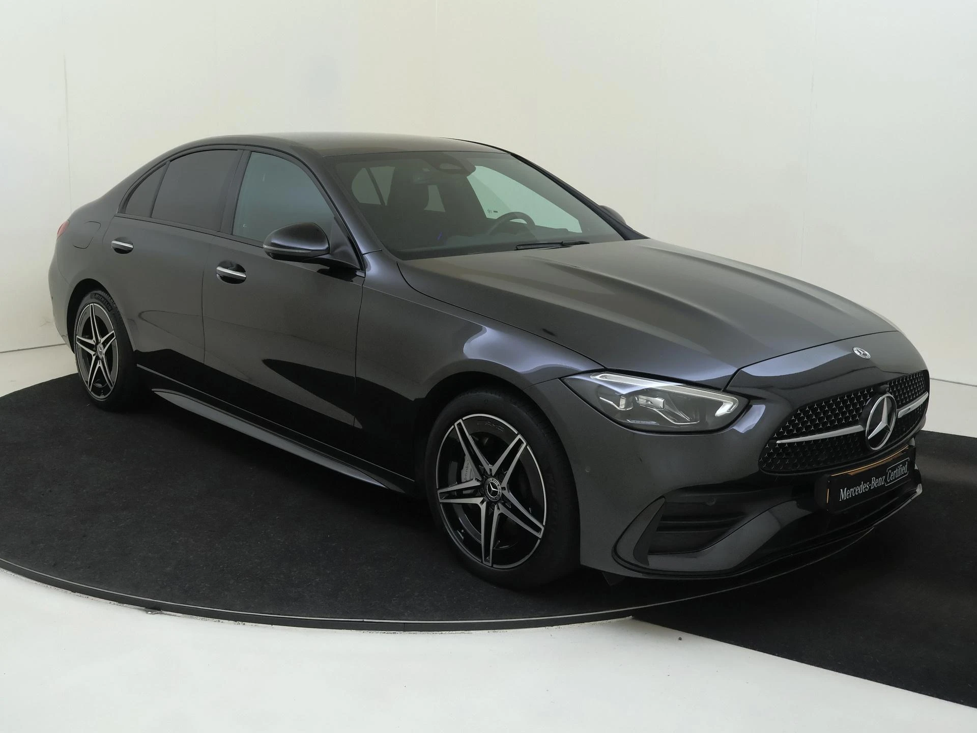 Mercedes-Benz-C-Klasse-image-1