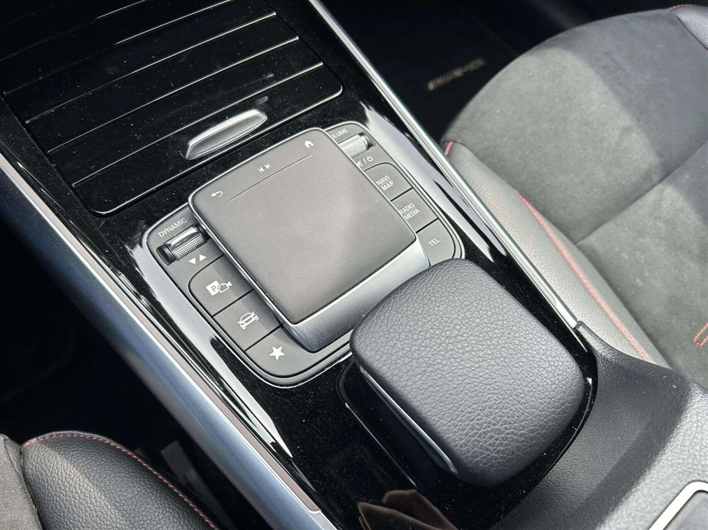 Mercedes-Benz-EQA-image-12