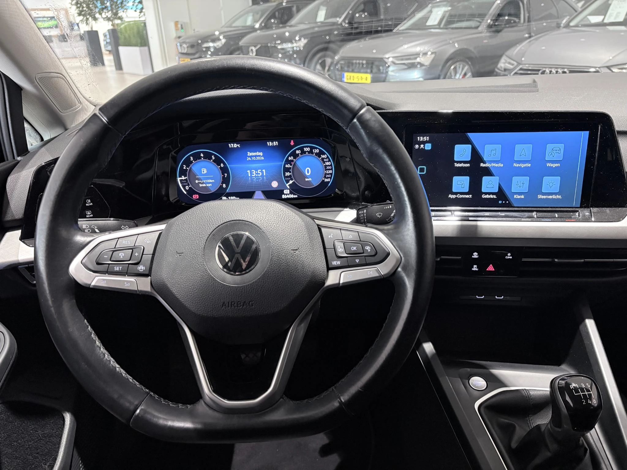 Volkswagen-Golf-image-18