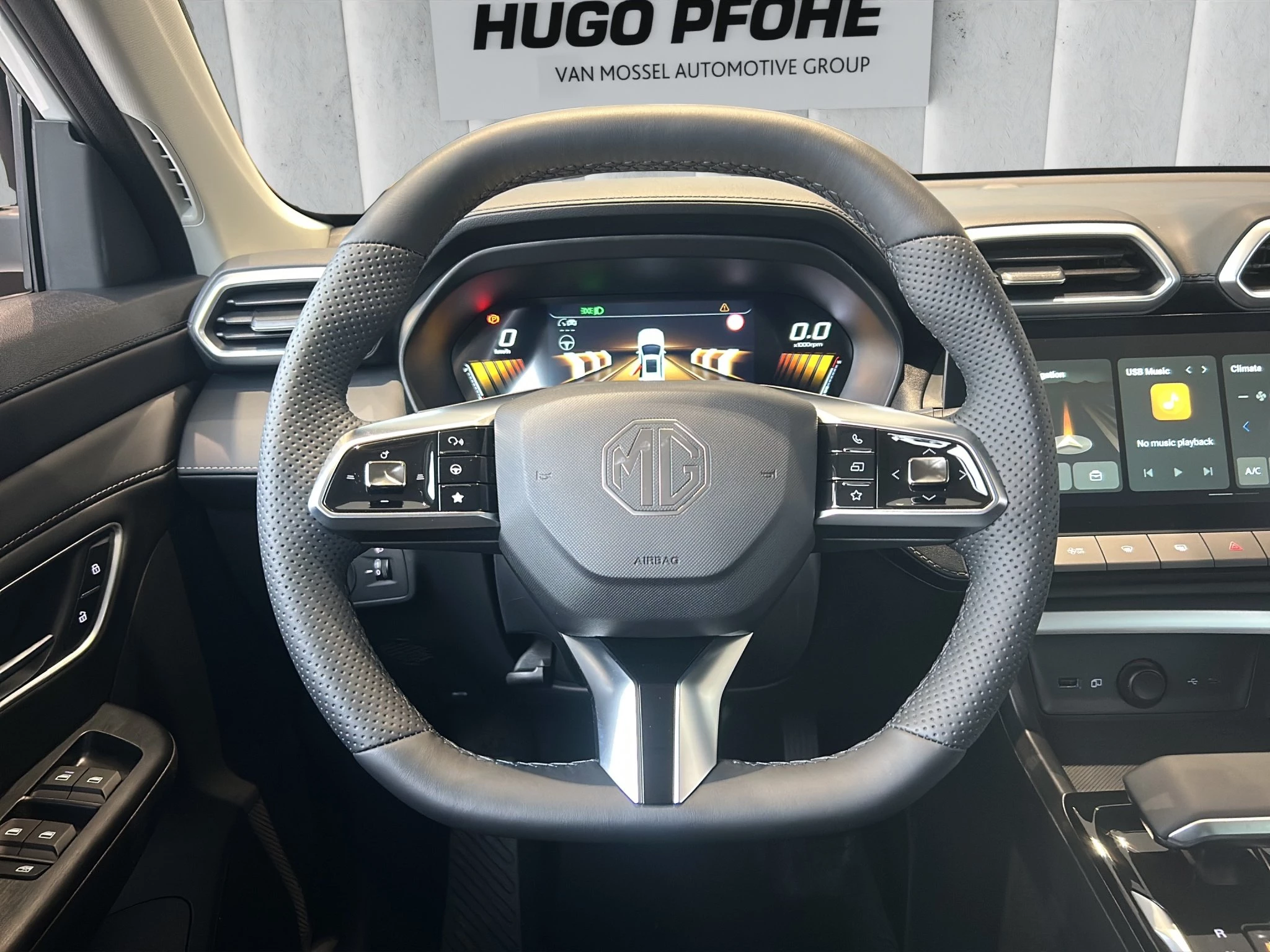MG ZS Luxury 1.5 Hybrid+ Autom LED ACC GJR RFK SHZ