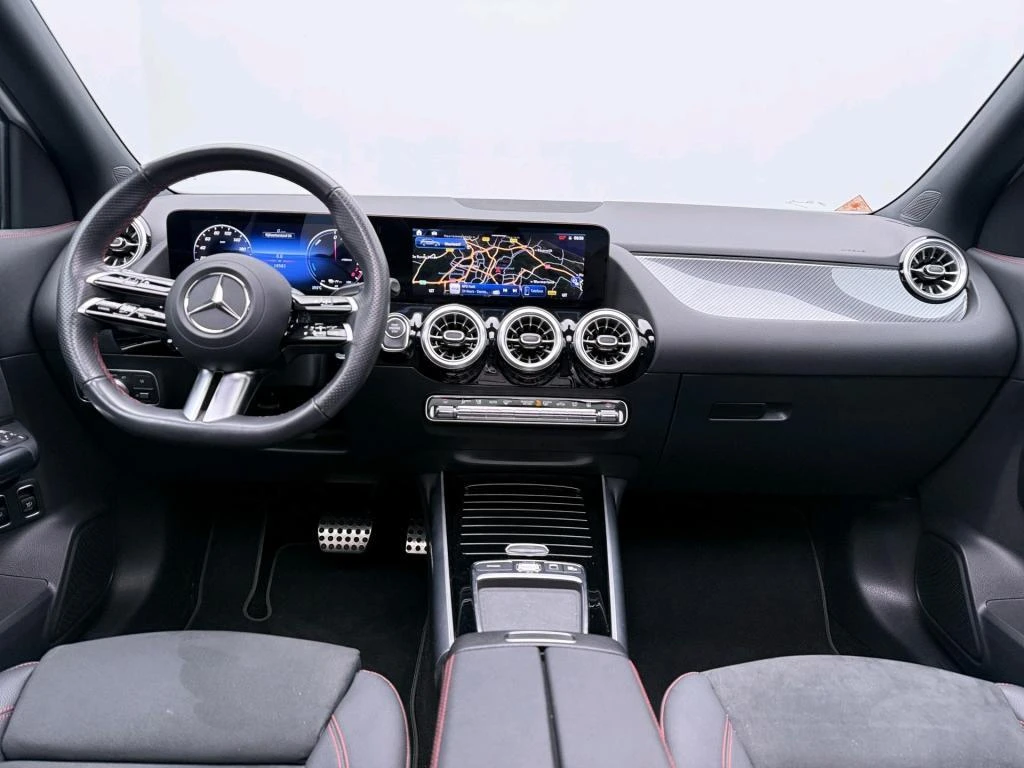Mercedes-Benz-GLA-image-6
