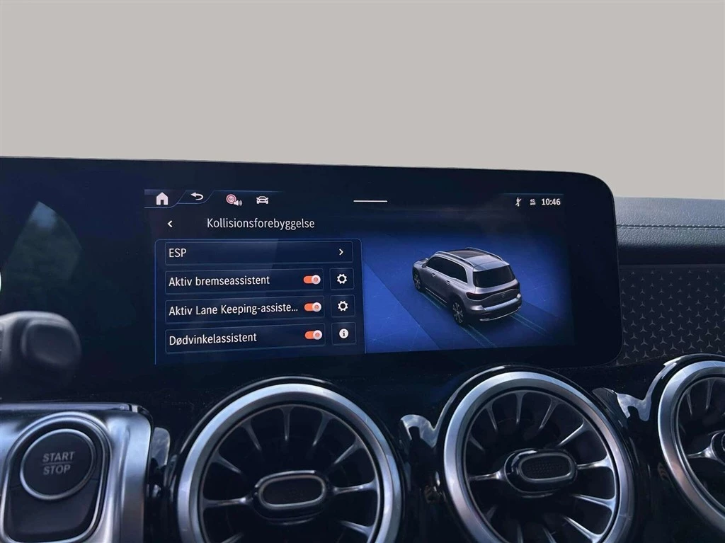 Mercedes-Benz-EQB-image-17