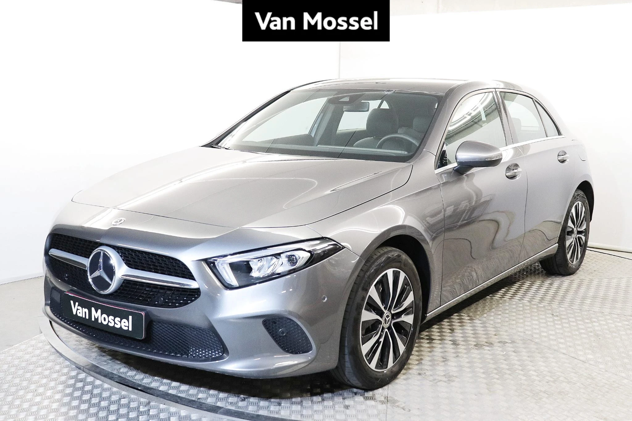 Mercedes-Benz-A-Klasse-image-0