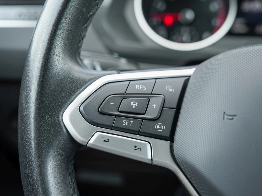 Volkswagen-Tiguan-image-14