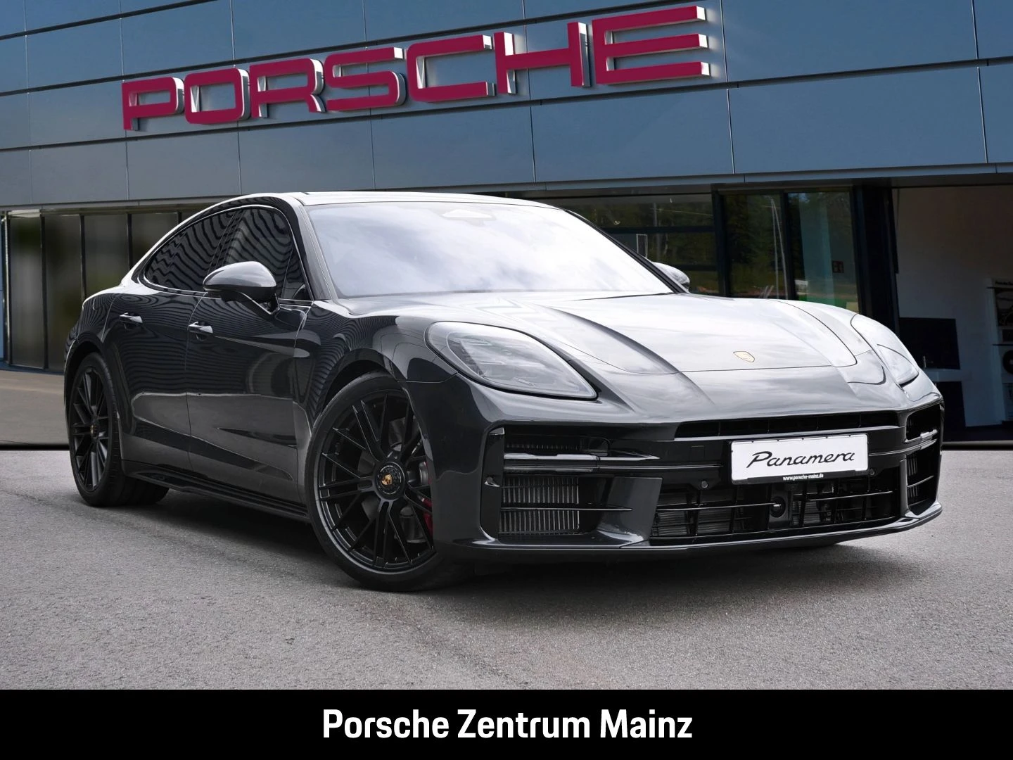Porsche-Panamera-image-1