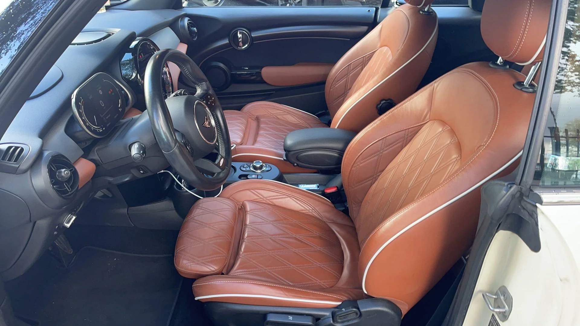 MINI-Cooper S Cabrio-image-9