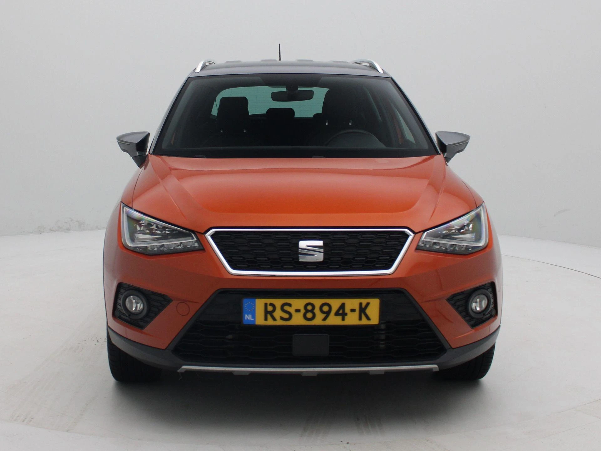 SEAT-Arona-image-2