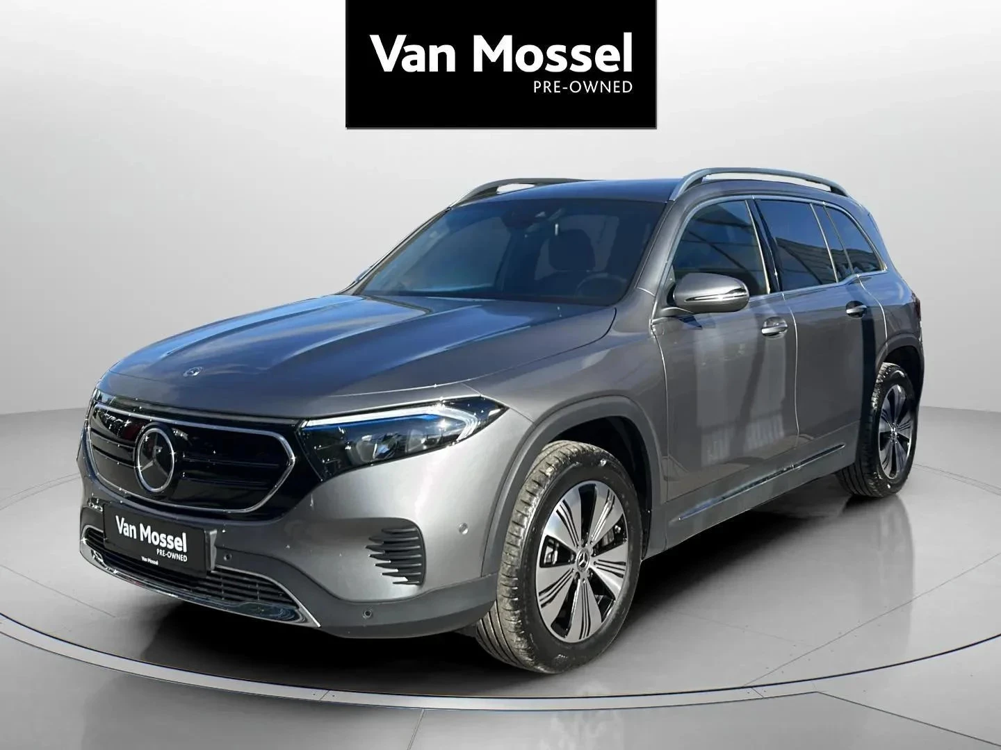 Mercedes-Benz-EQB-image-0