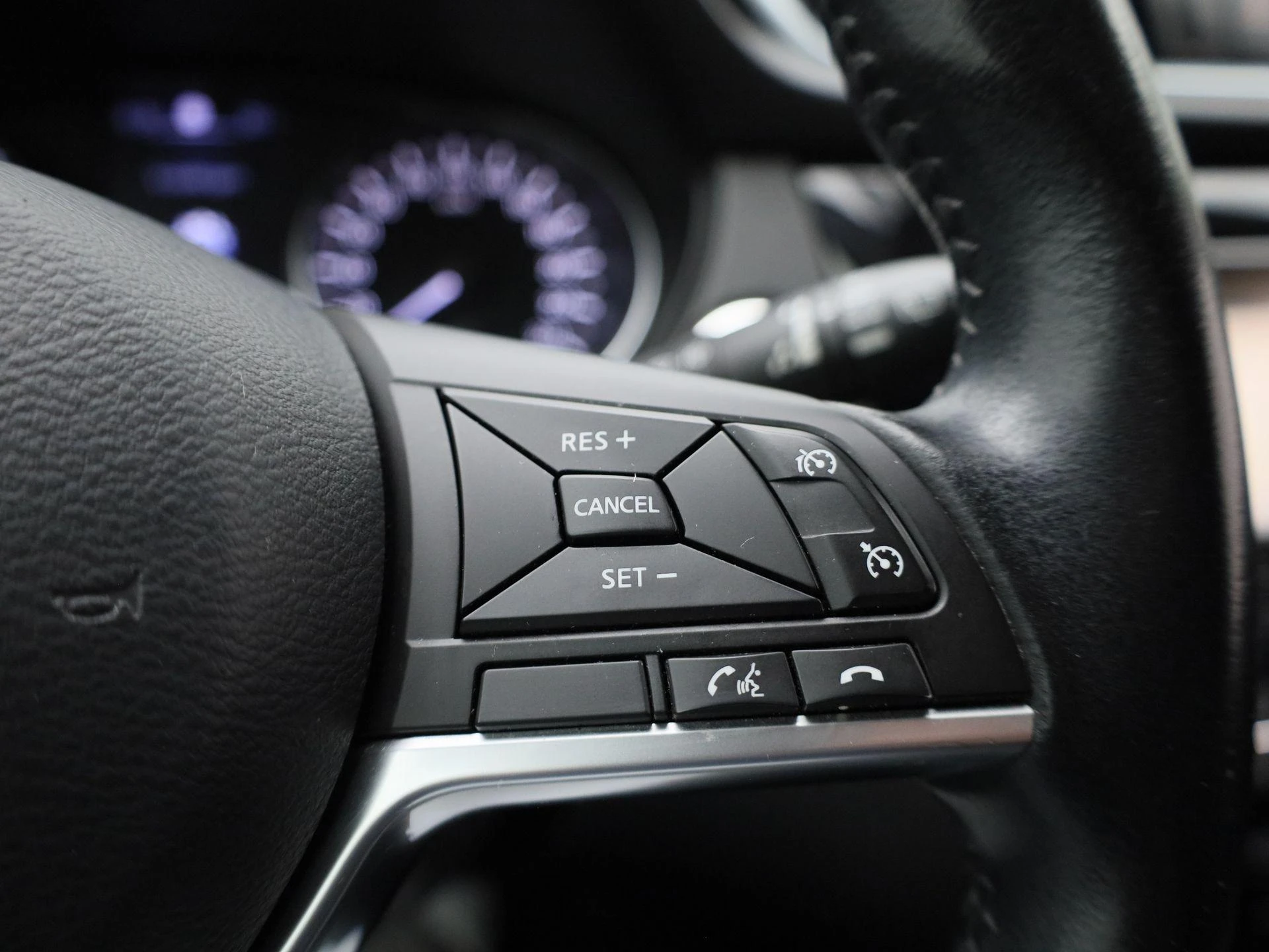 Nissan-QASHQAI-image-18