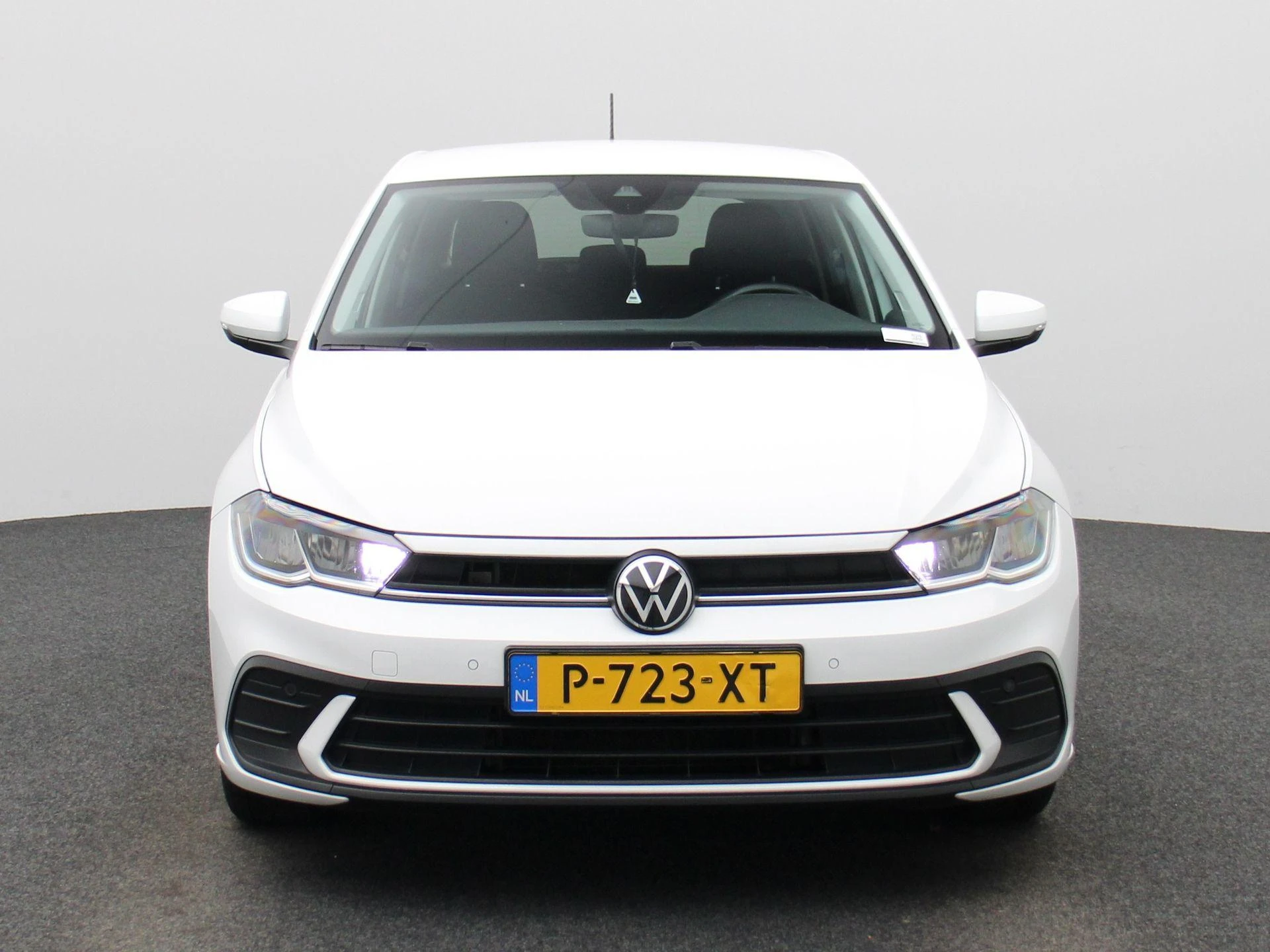 Volkswagen-Polo-image-2