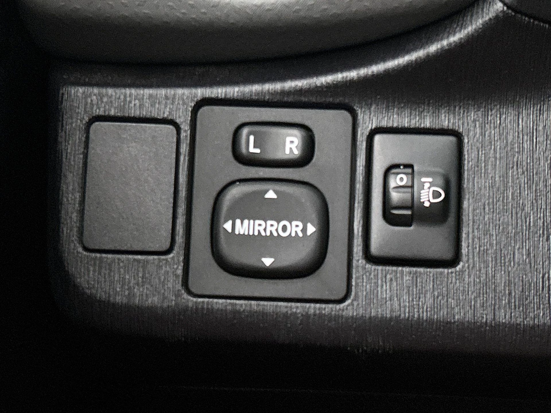 Toyota-Yaris-image-23