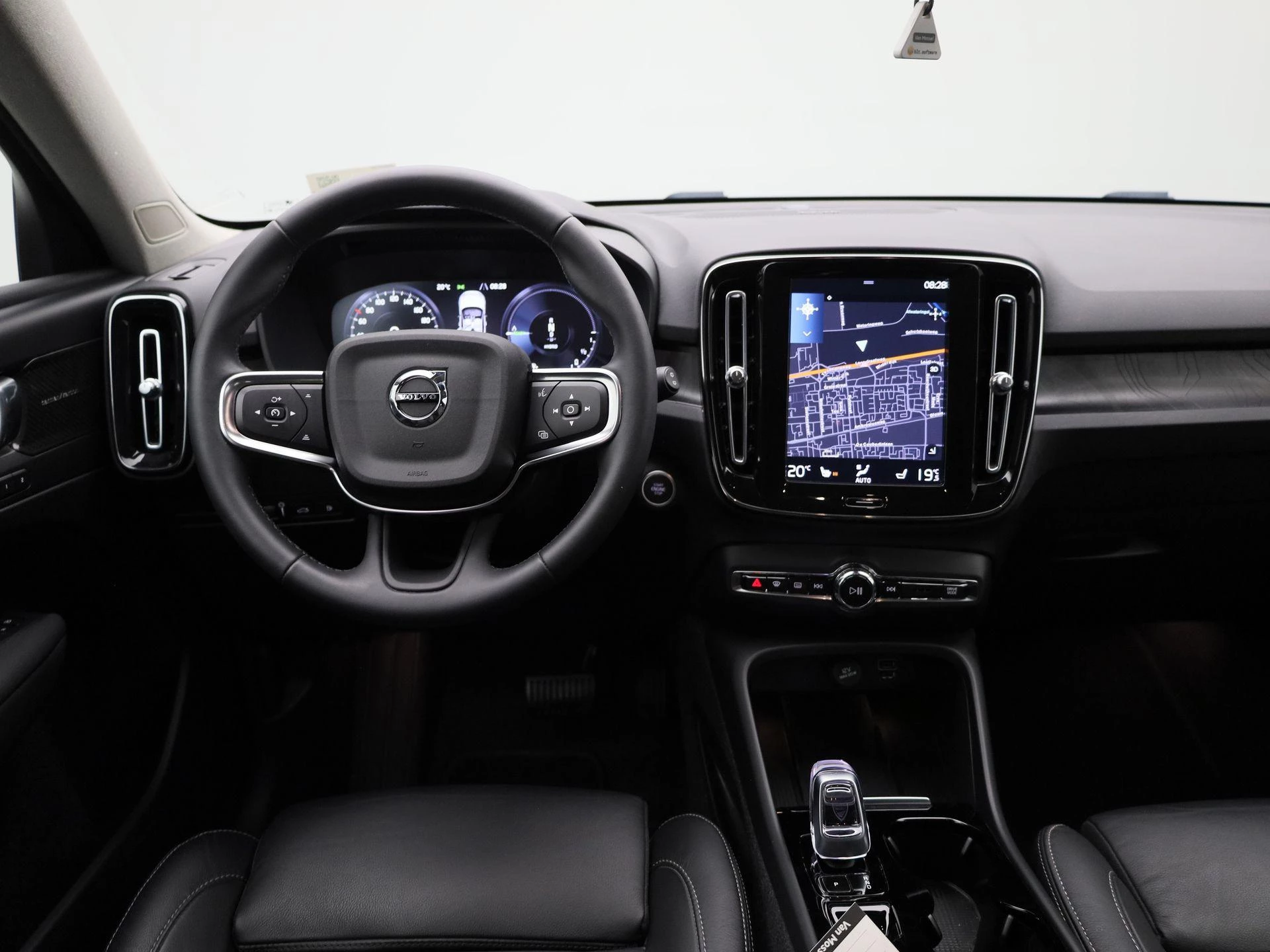 Volvo-XC40-image-6